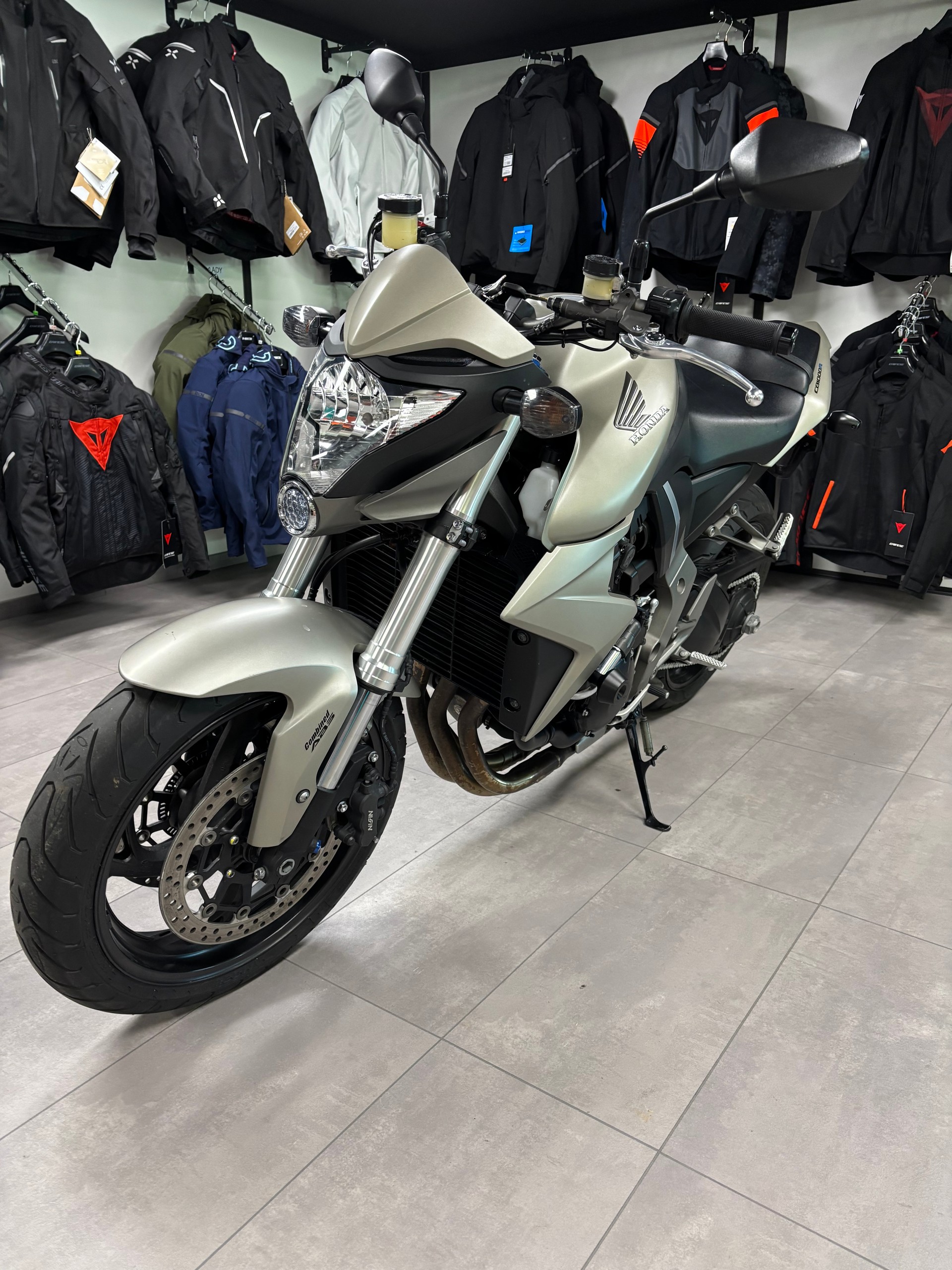 HONDA CB 1000 R ABS-image-3
