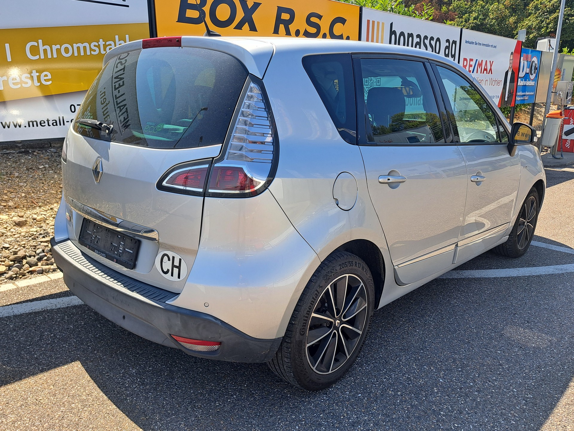 RENAULT Scénic 1.6 dCi Bose Edition-image-1