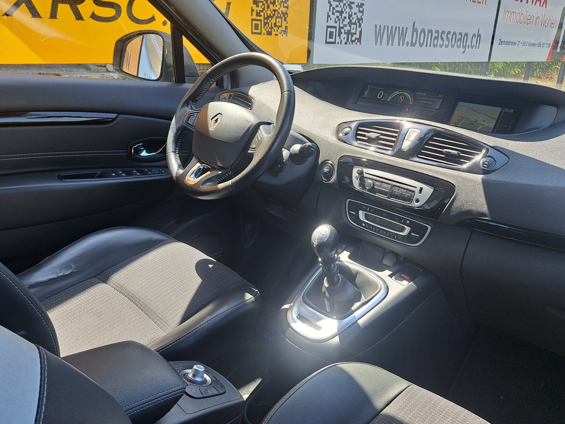 RENAULT Scénic 1.6 dCi Bose Edition-image-2