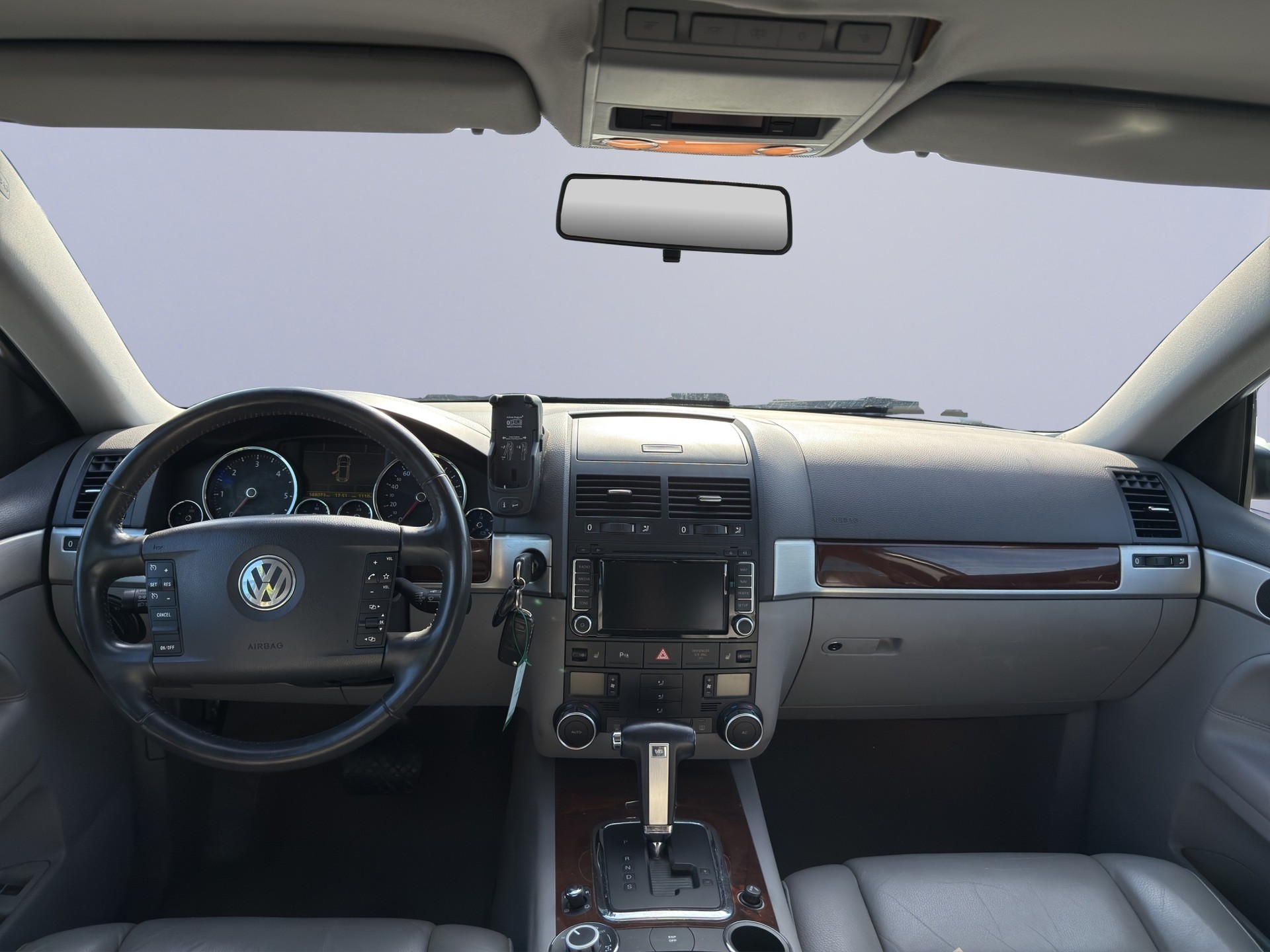 VW Touareg 3.0 TDI Tiptronic-image-8