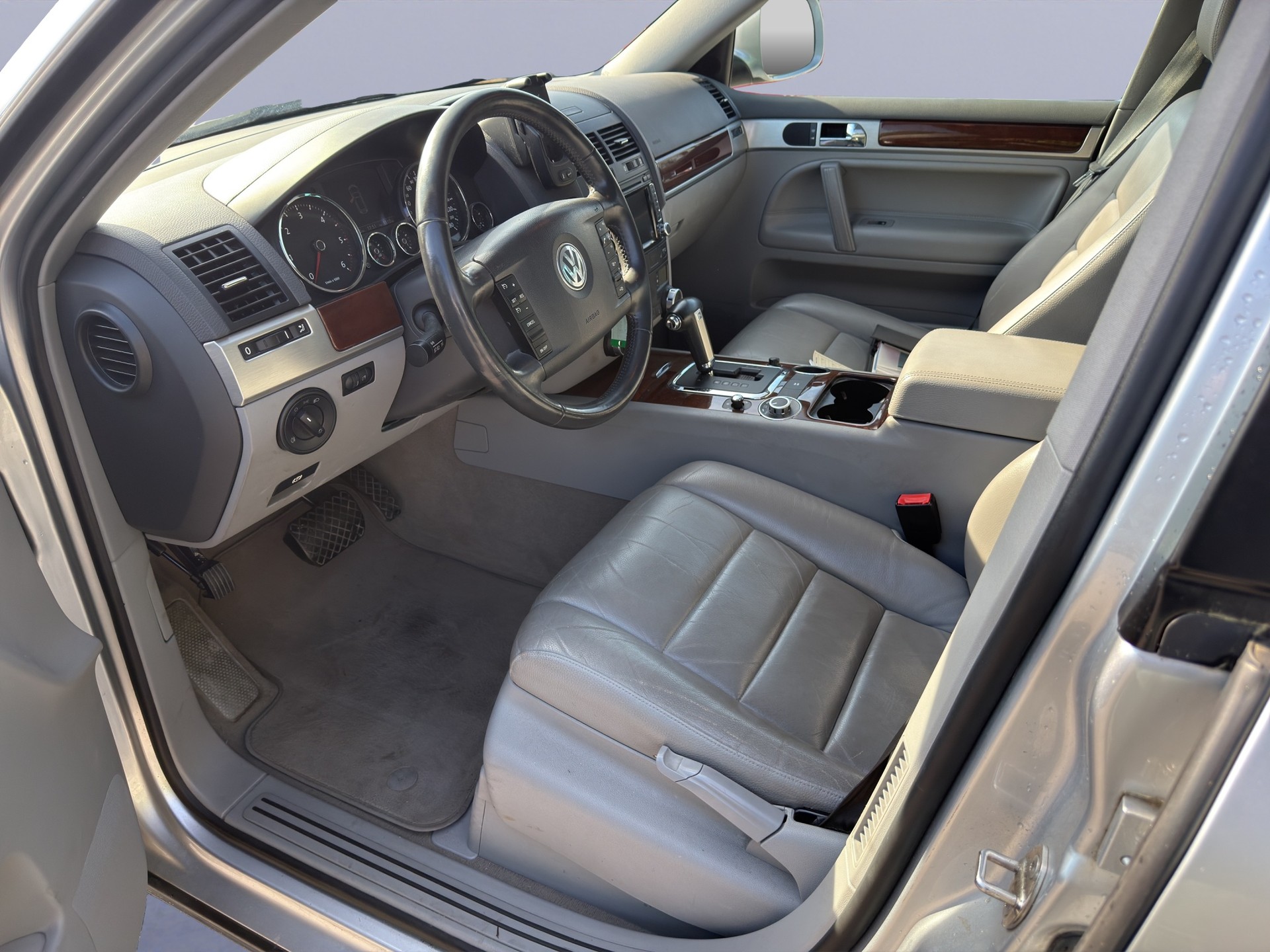 VW Touareg 3.0 TDI Tiptronic-image-12