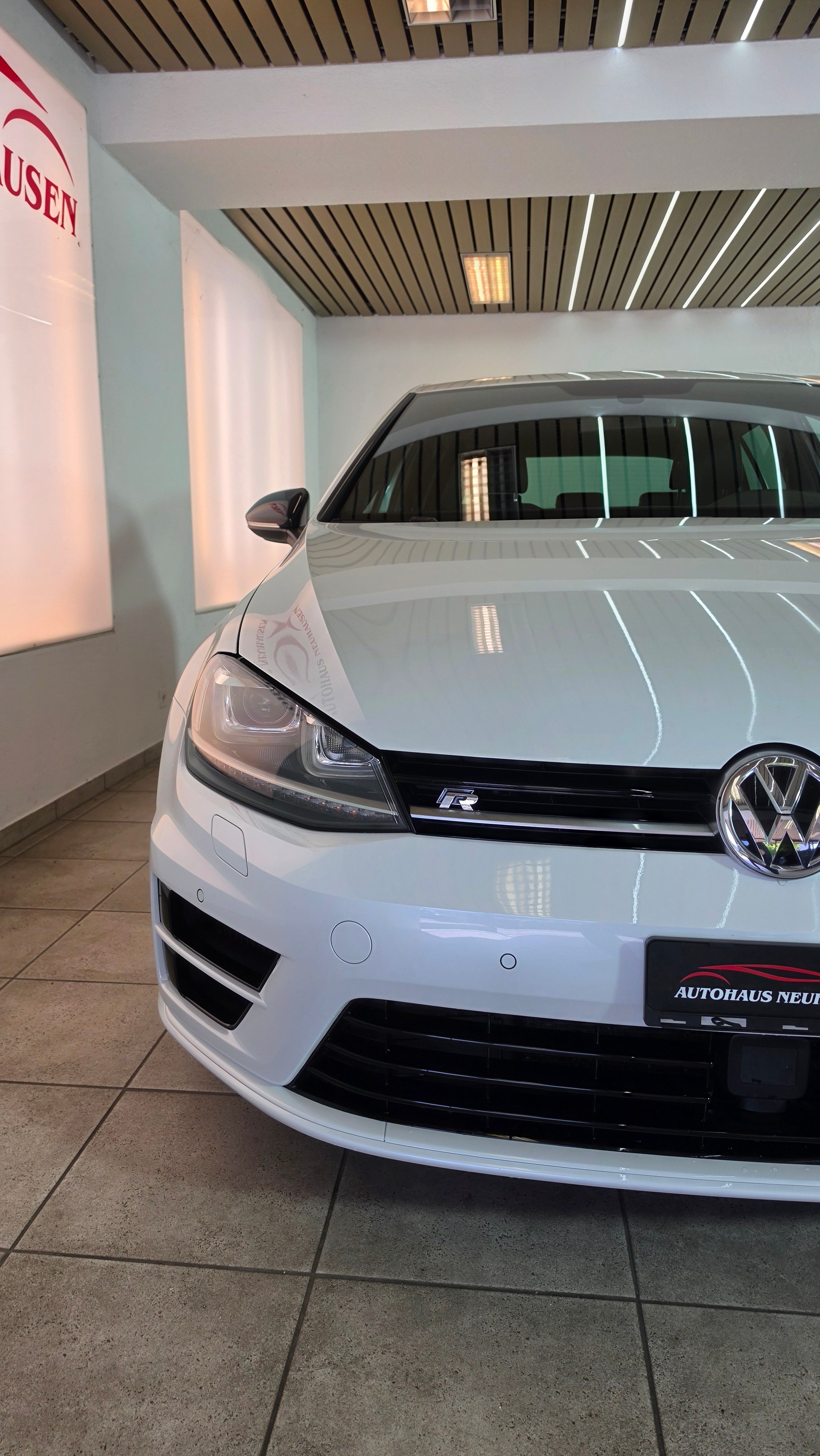 VW Golf 2.0 TSI R 4Motion DSG, Top Zustand, Schweizer Fahrzeug, Frisch ab MFK und Frisch ab Service, 8-FACH BEREIFT-image-2