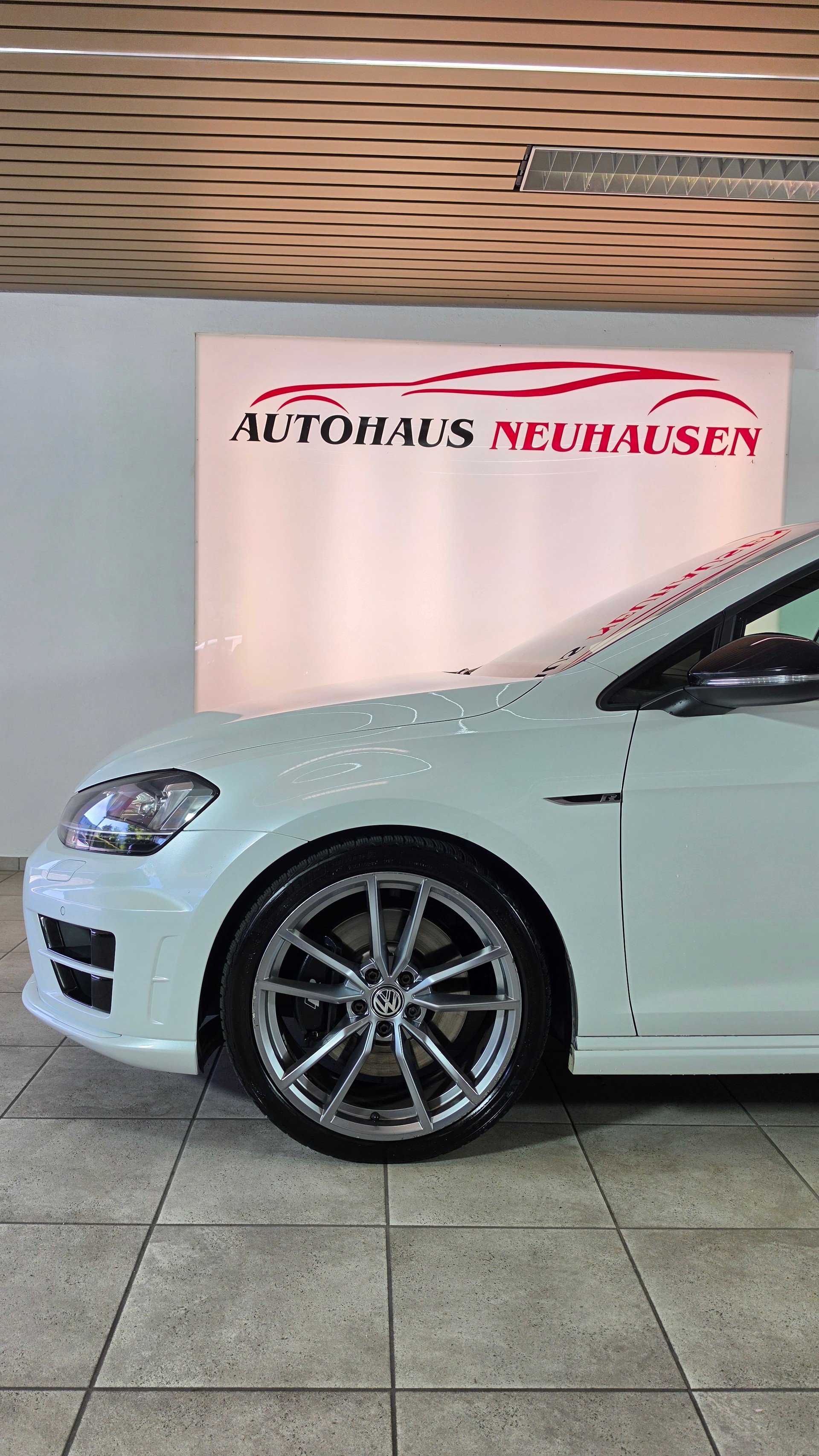 VW Golf 2.0 TSI R 4Motion DSG, Top Zustand, Schweizer Fahrzeug, Frisch ab MFK und Frisch ab Service, 8-FACH BEREIFT-image-3