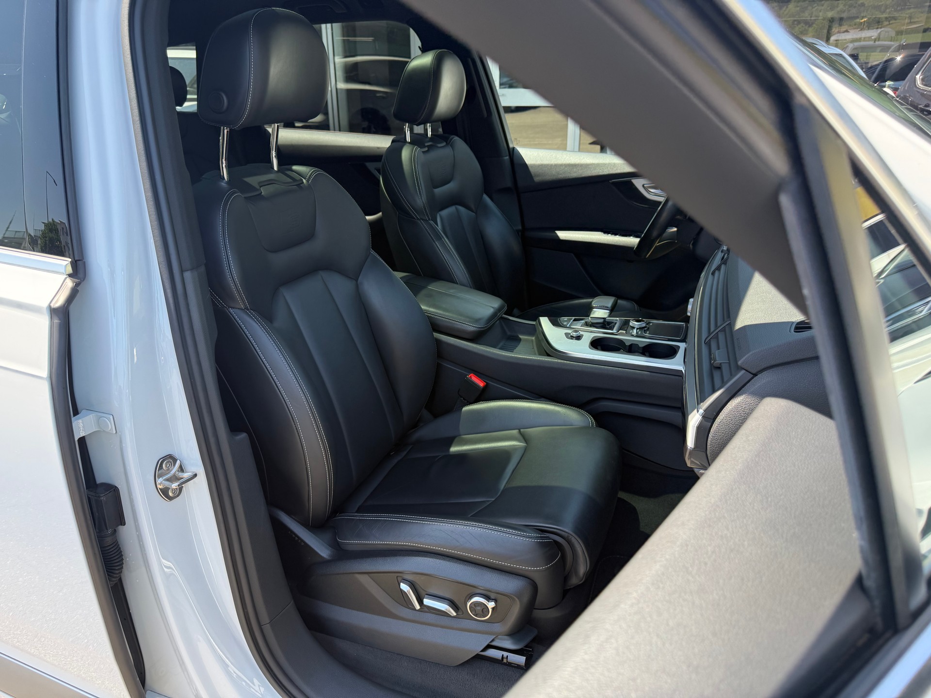 AUDI Q7 3.0 TDI quattro tiptronic-image-21