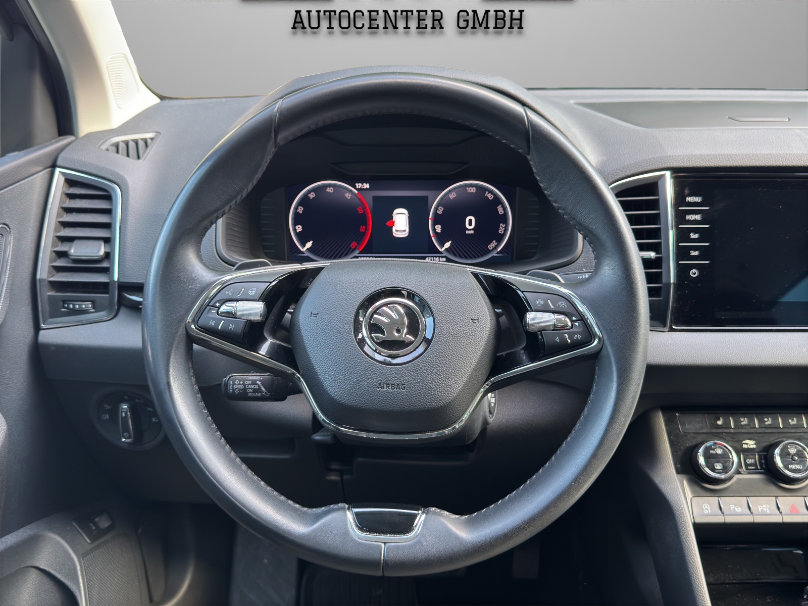 SKODA Karoq 2.0 TDI CR Style 4x4 DSG-image-9