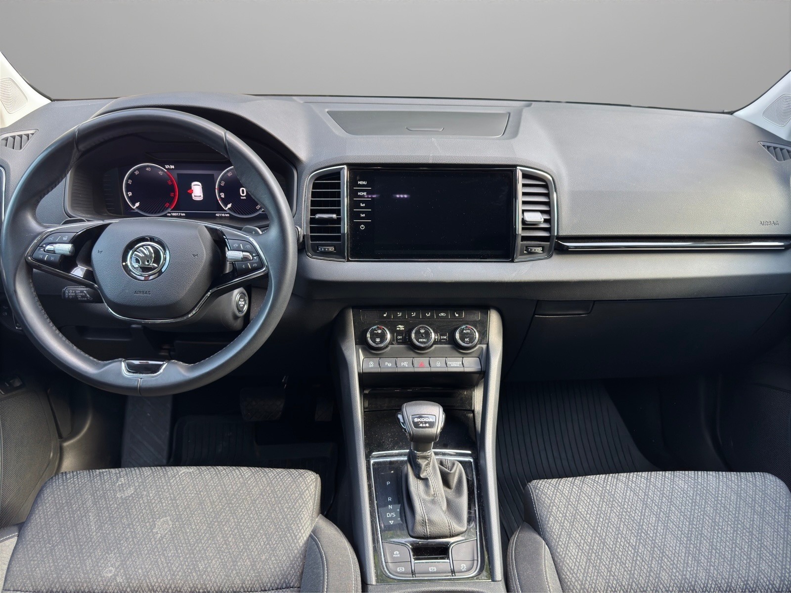 SKODA Karoq 2.0 TDI CR Style 4x4 DSG-image-8