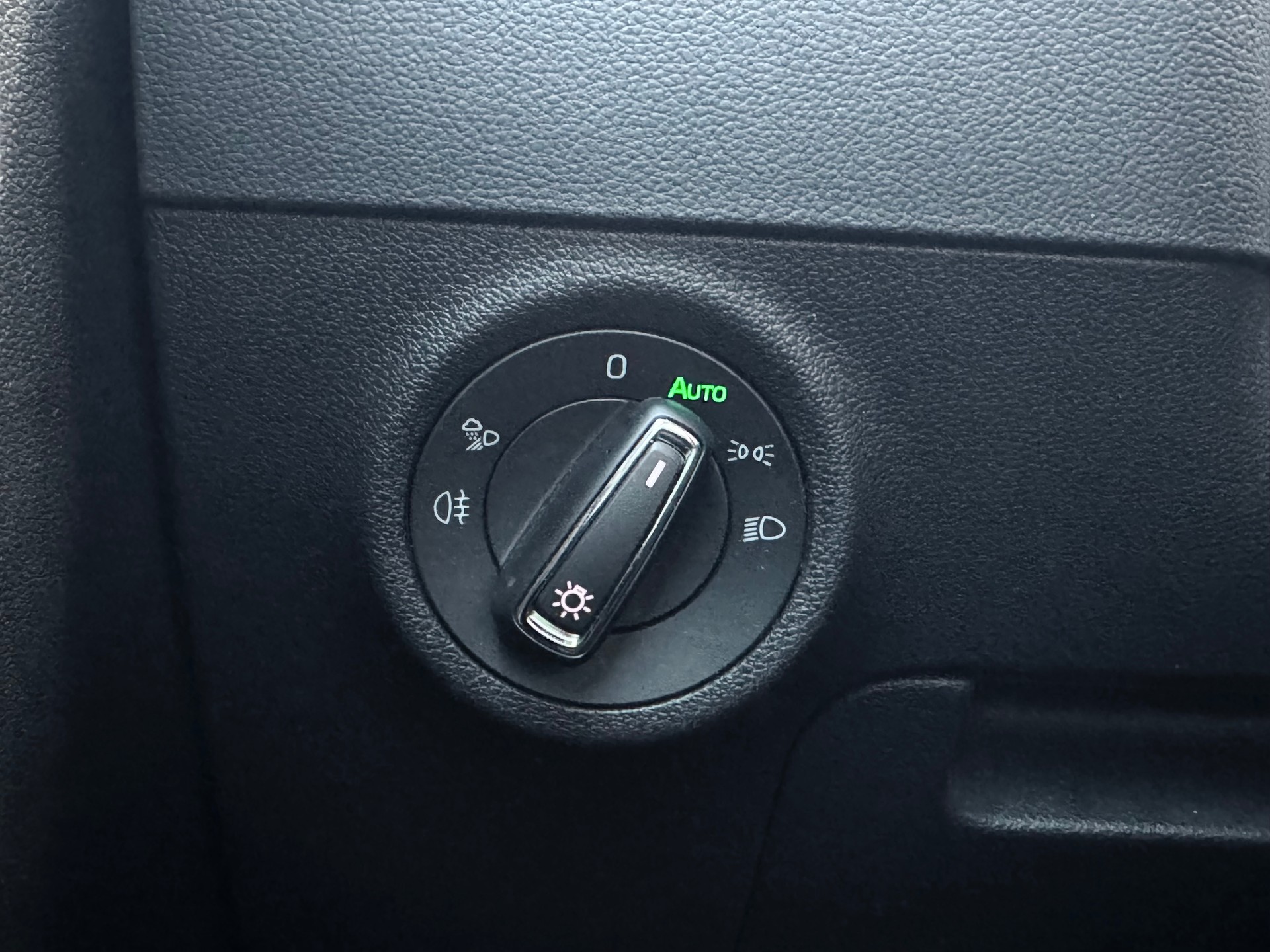 SKODA Karoq 2.0 TDI CR Style 4x4 DSG-image-18