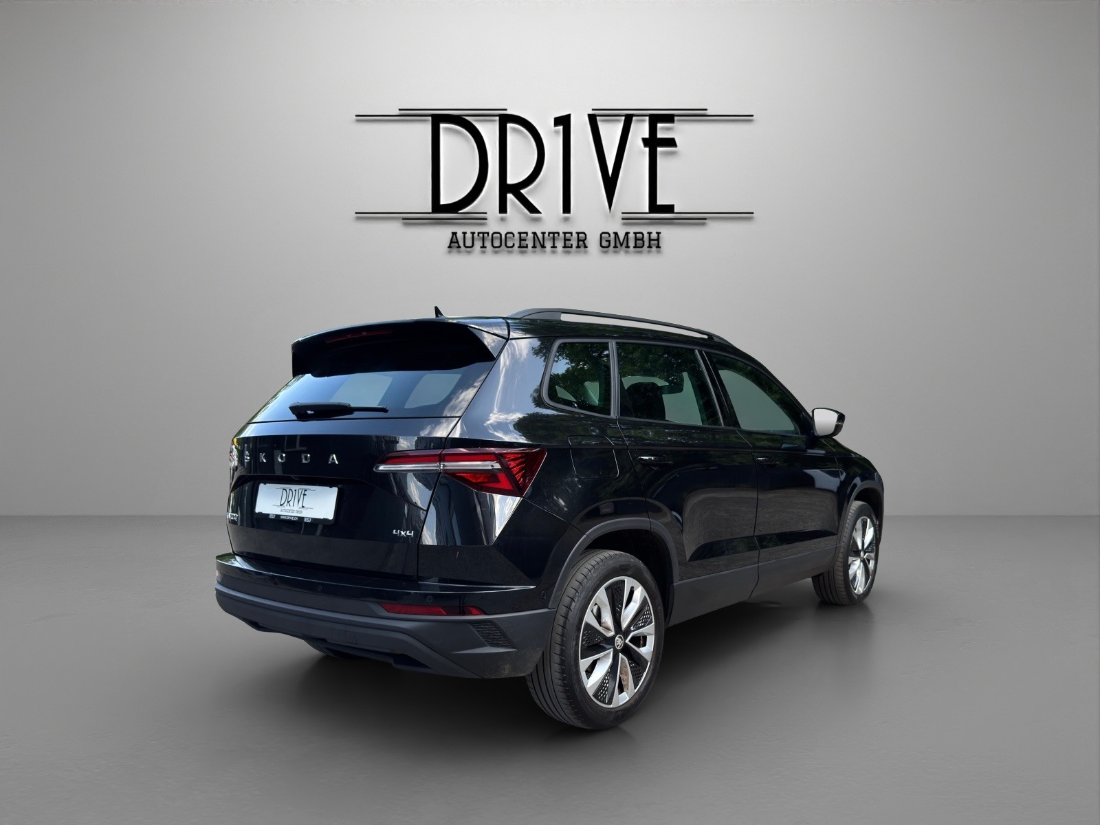 SKODA Karoq 2.0 TDI CR Style 4x4 DSG-image-4