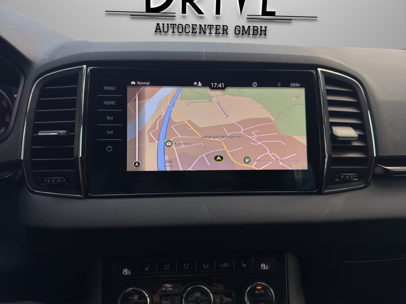 SKODA Karoq 2.0 TDI CR Style 4x4 DSG-image-12