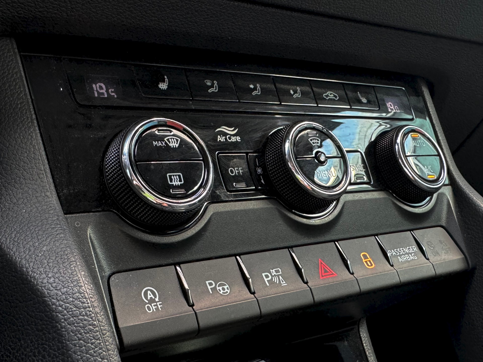 SKODA Karoq 2.0 TDI CR Style 4x4 DSG-image-17