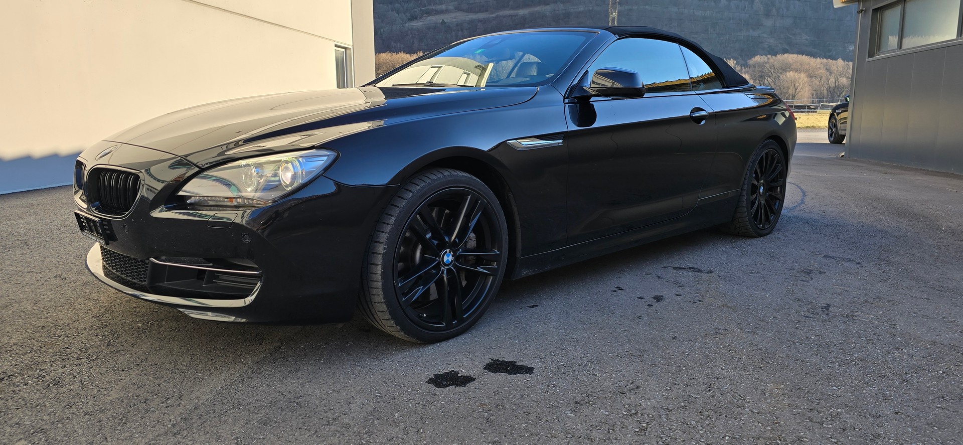BMW 650i Cabrio-image-1