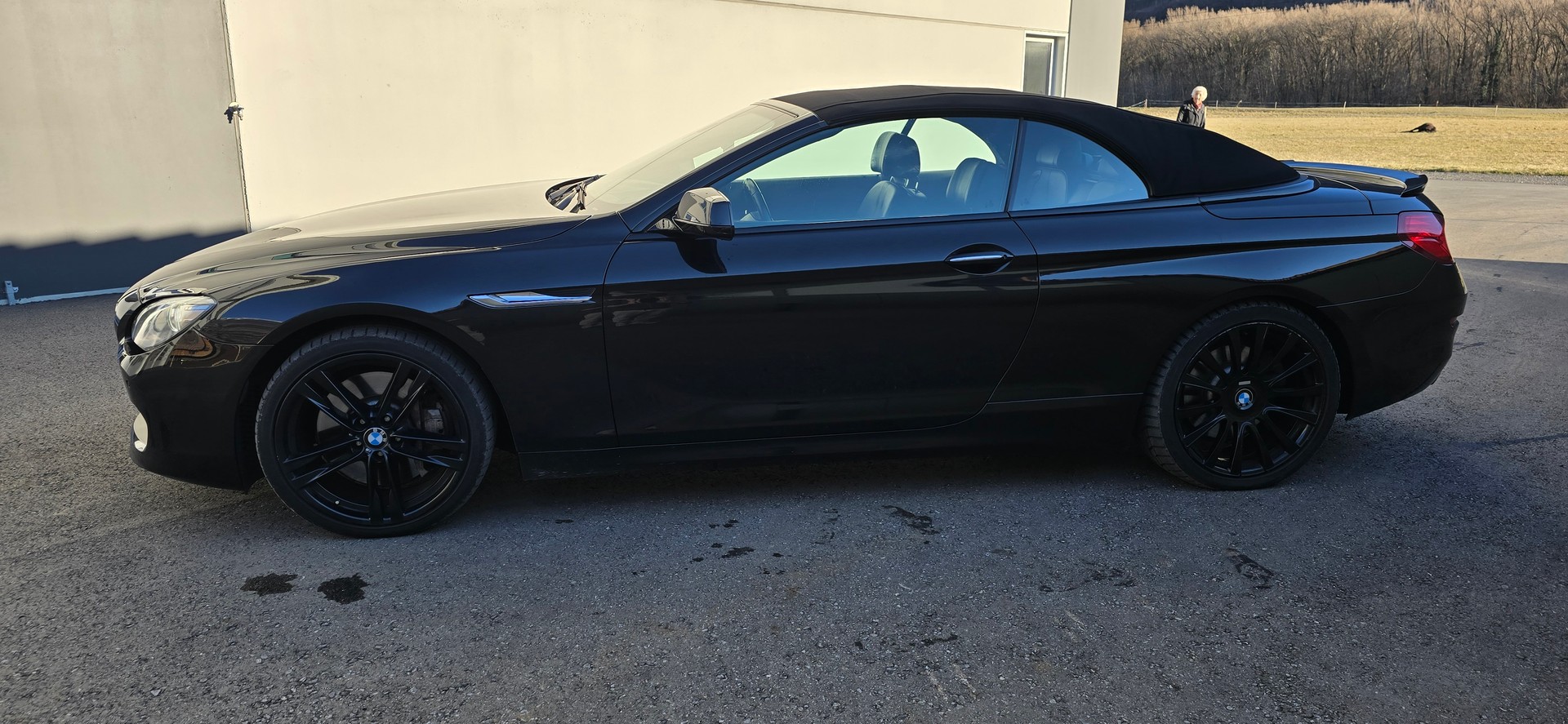 BMW 650i Cabrio-image-2
