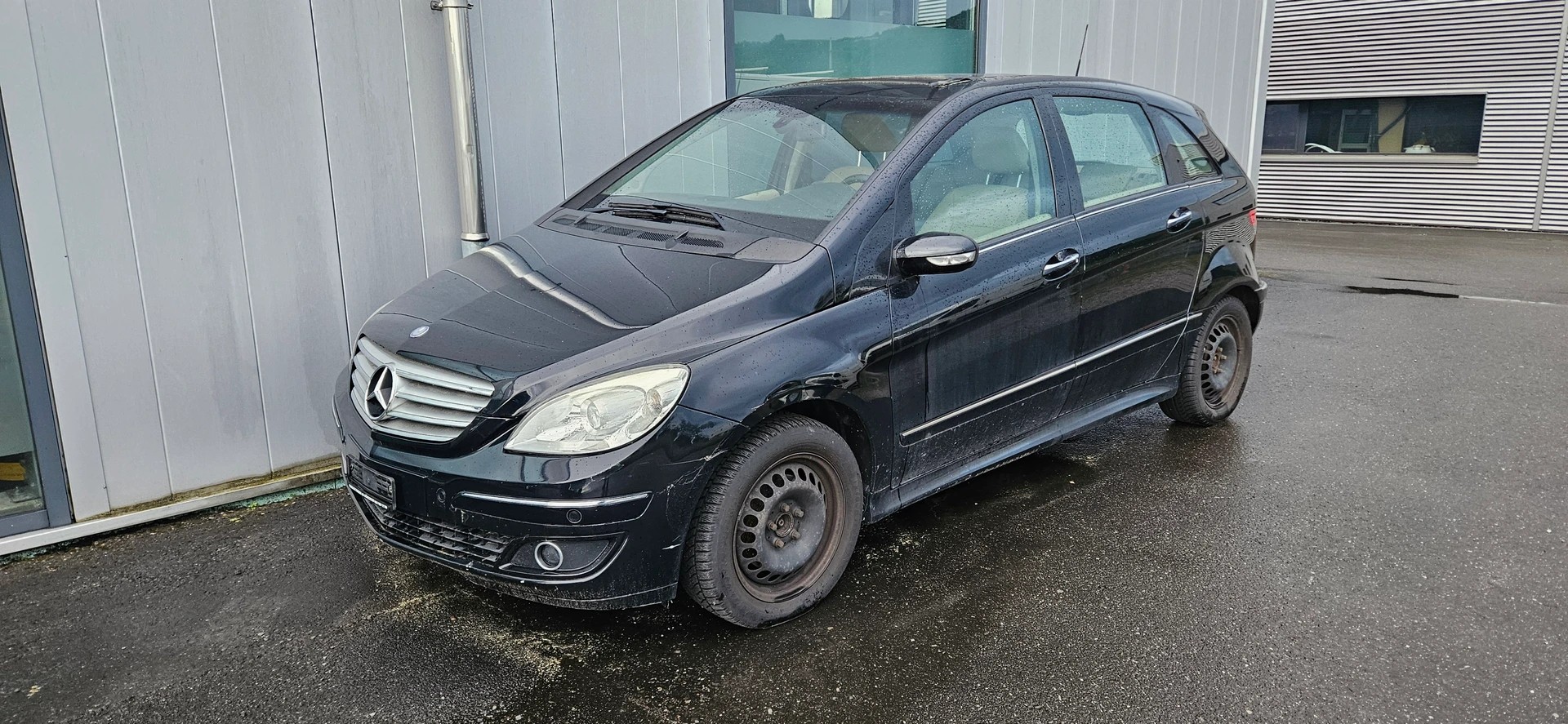 MERCEDES-BENZ B 200-image-0