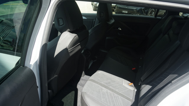 OPEL Astra ST 58 kWh Ultimate-image-8