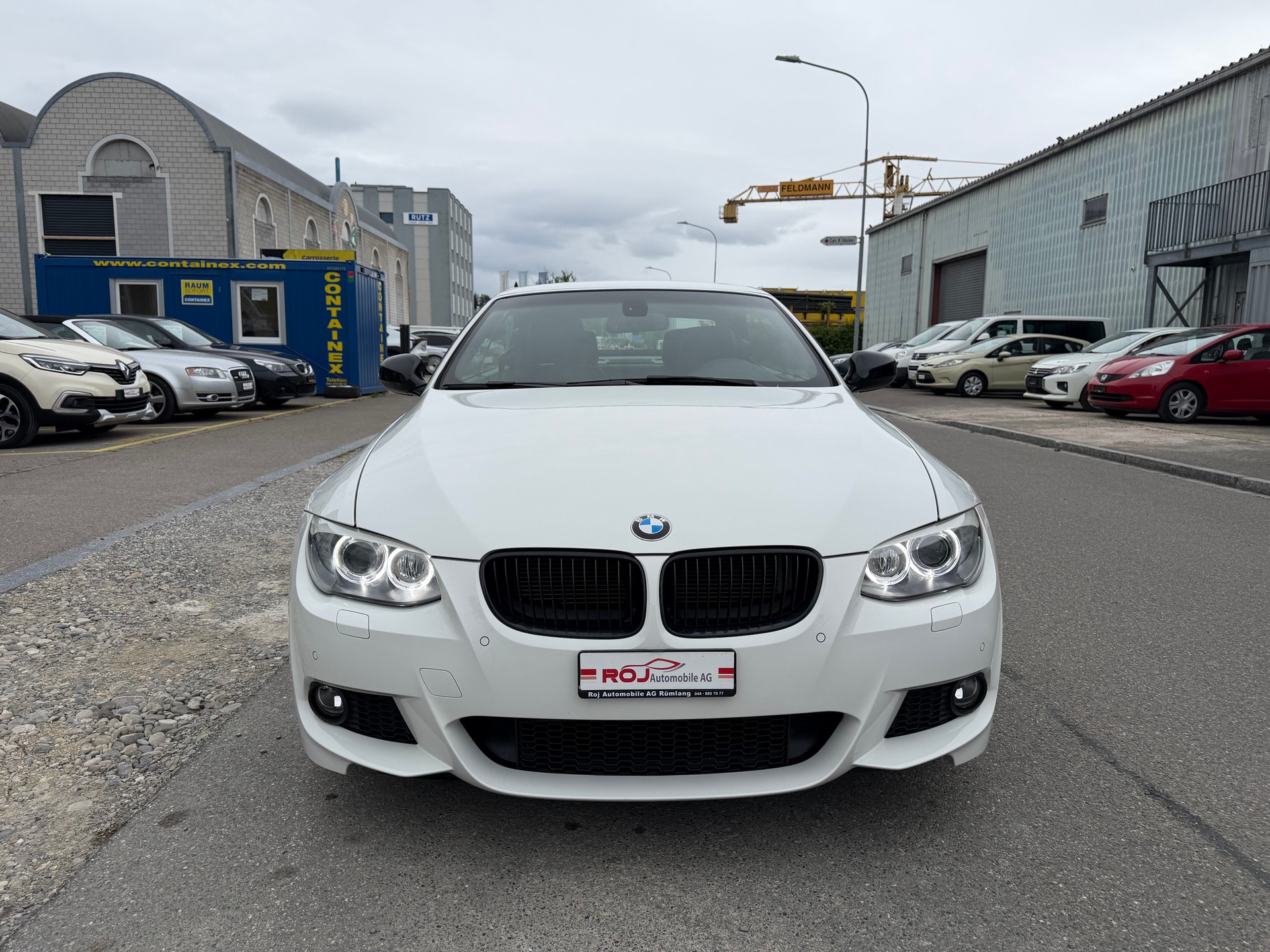 BMW 320i Cabriolet-image-2