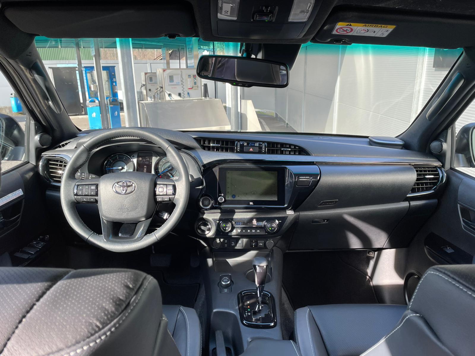 TOYOTA Hilux Double Cab.-Pick-up 2.8 D-4D 204 Invincible MHEV-image-5