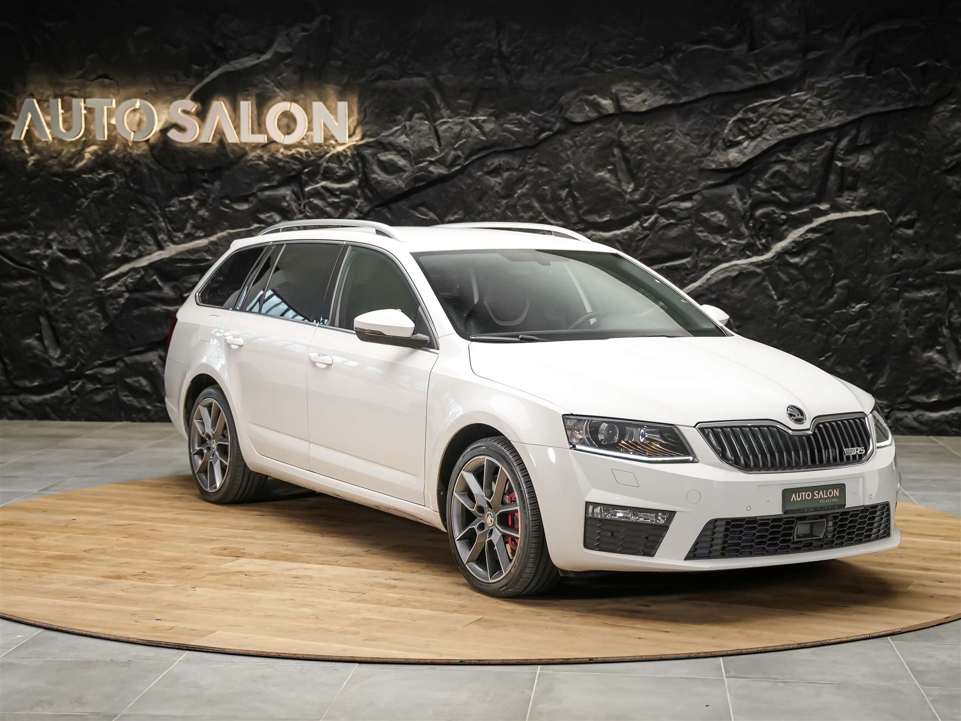 SKODA Octavia Combi 2.0 TDI RS DSG *Abstandsregler* El. Sitze mit Memory* Sitzheizung*-image-5