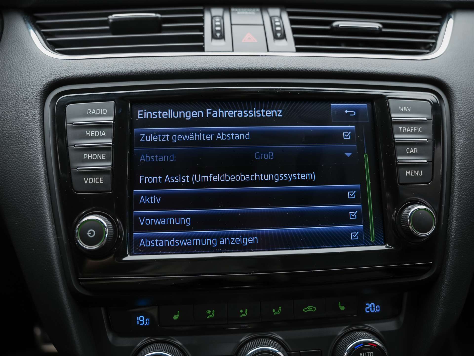 SKODA Octavia Combi 2.0 TDI RS DSG *Abstandsregler* El. Sitze mit Memory* Sitzheizung*-image-33