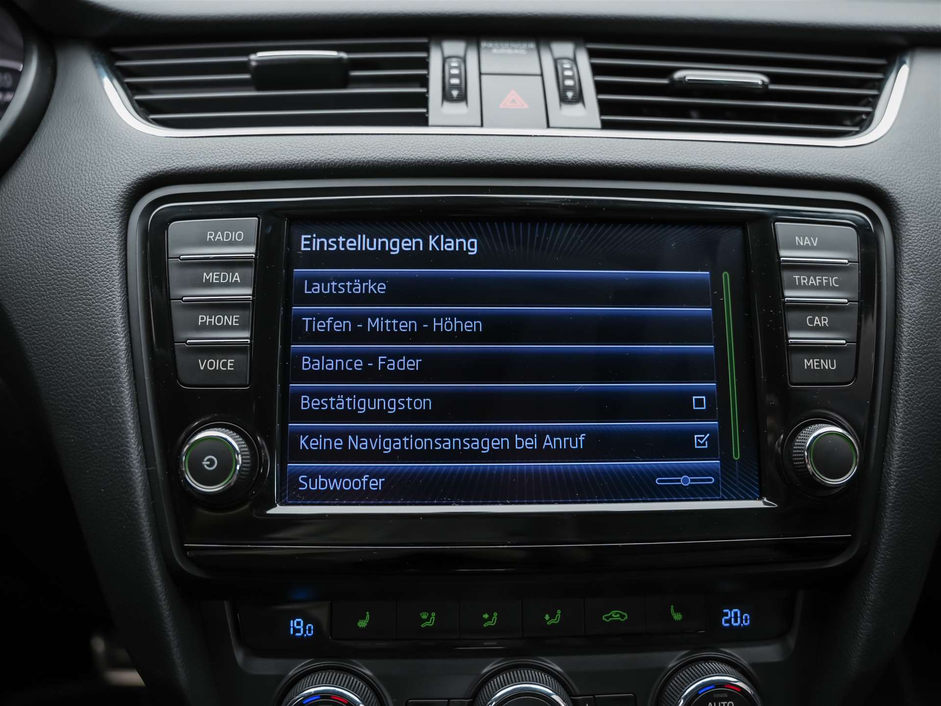 SKODA Octavia Combi 2.0 TDI RS DSG *Abstandsregler* El. Sitze mit Memory* Sitzheizung*-image-34