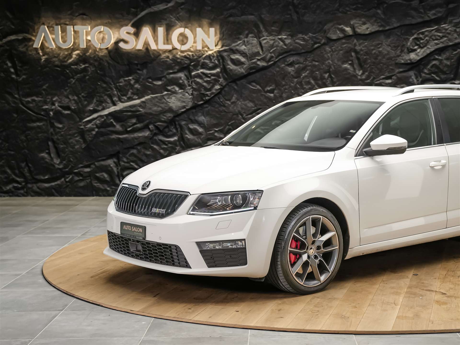 SKODA Octavia Combi 2.0 TDI RS DSG *Abstandsregler* El. Sitze mit Memory* Sitzheizung*-image-12