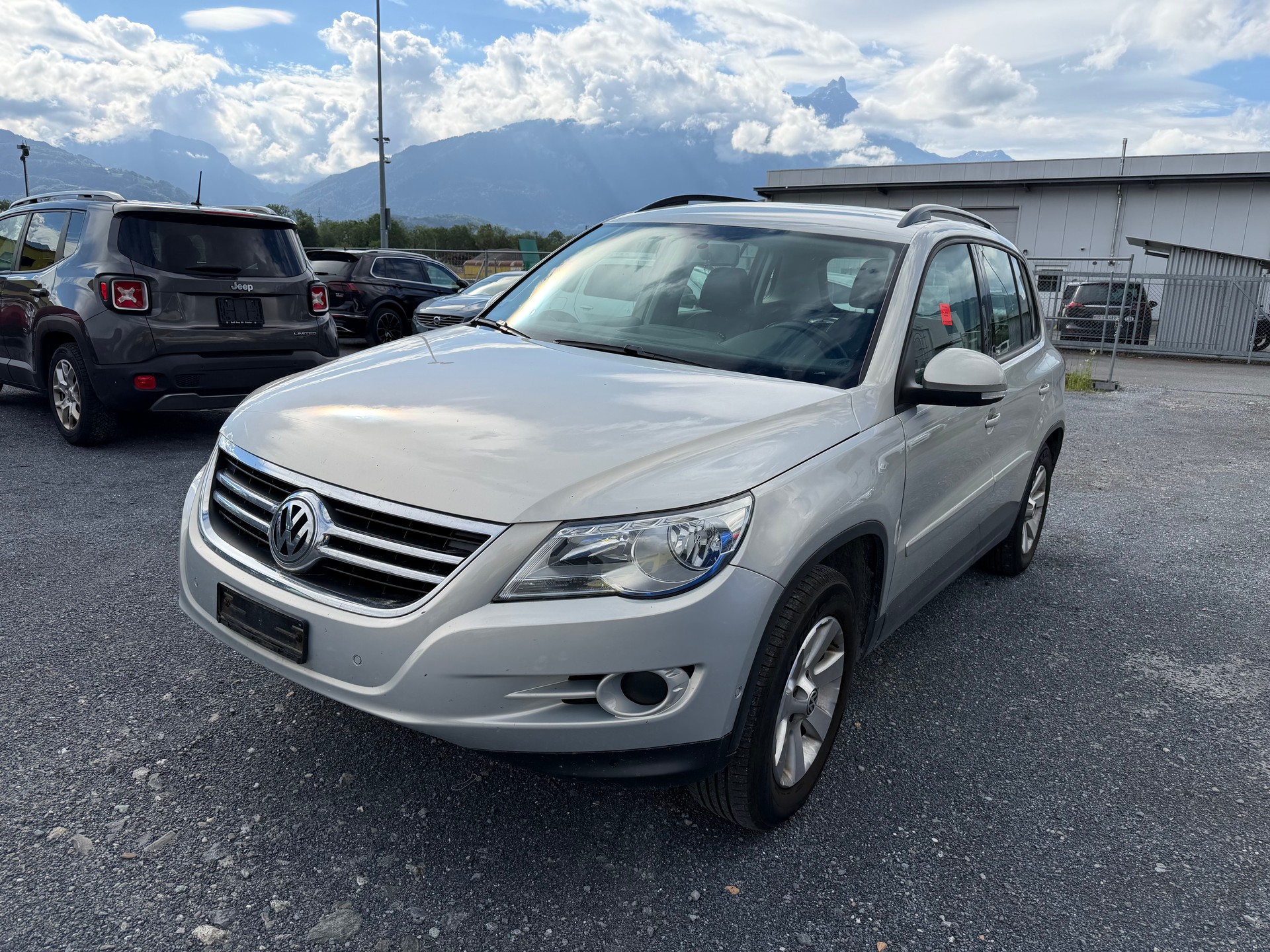 VW Tiguan 2.0 TDI Track&Field Tiptronic-image-0