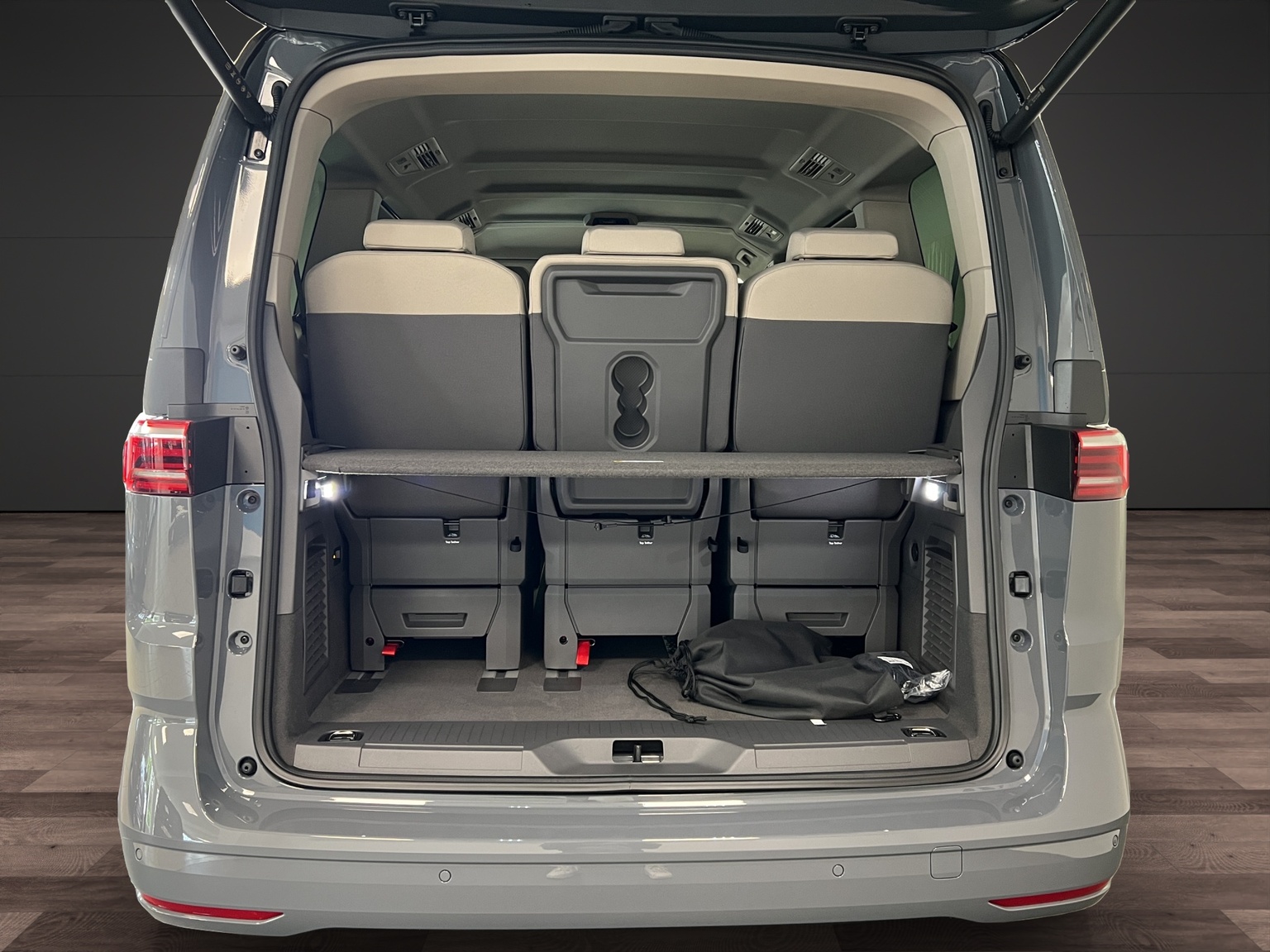 VW Multivan 1.5 eHybrid Life Edition 4Motion DSG-image-12