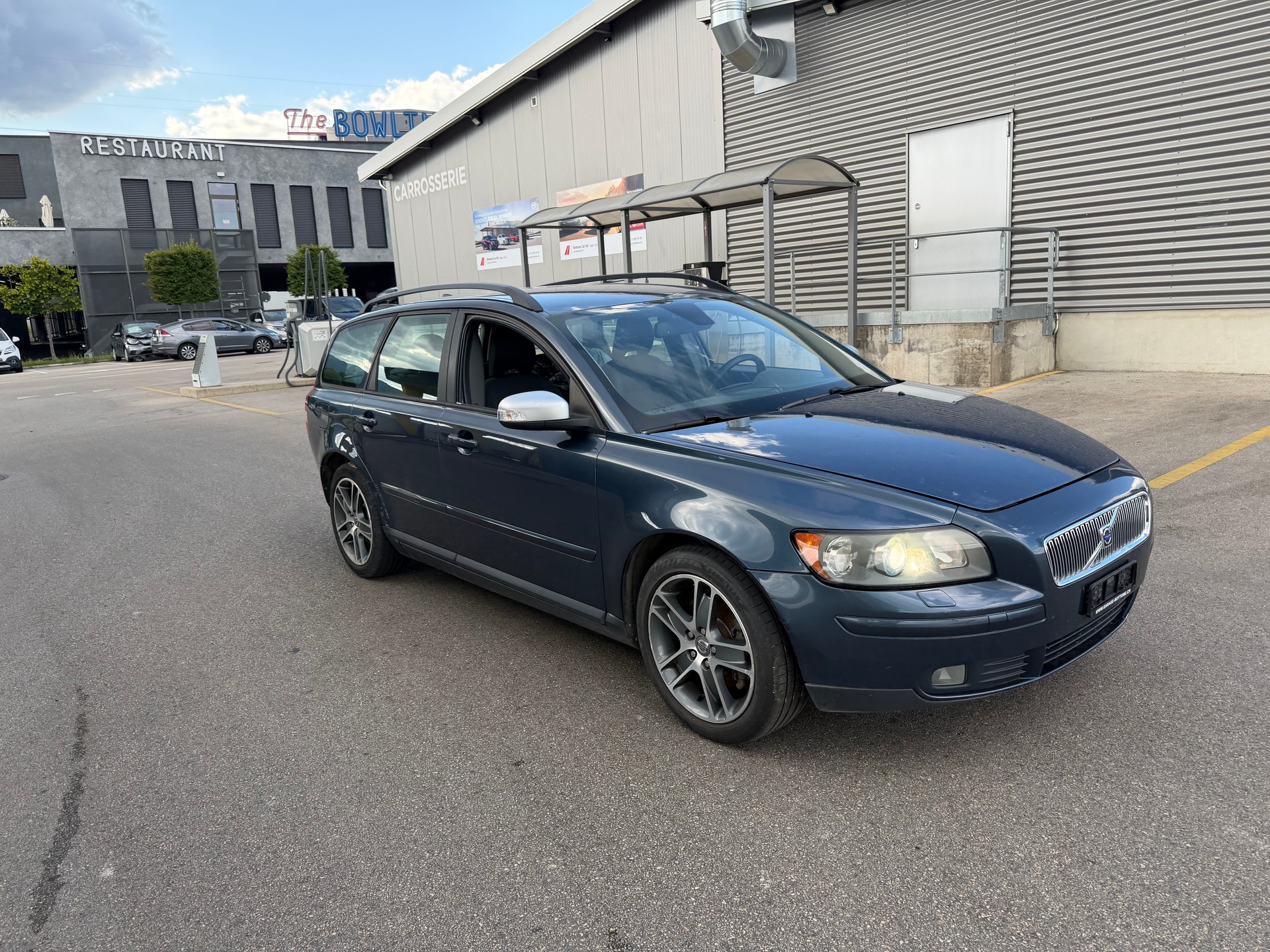 VOLVO V50 2.0D Summum-image-2