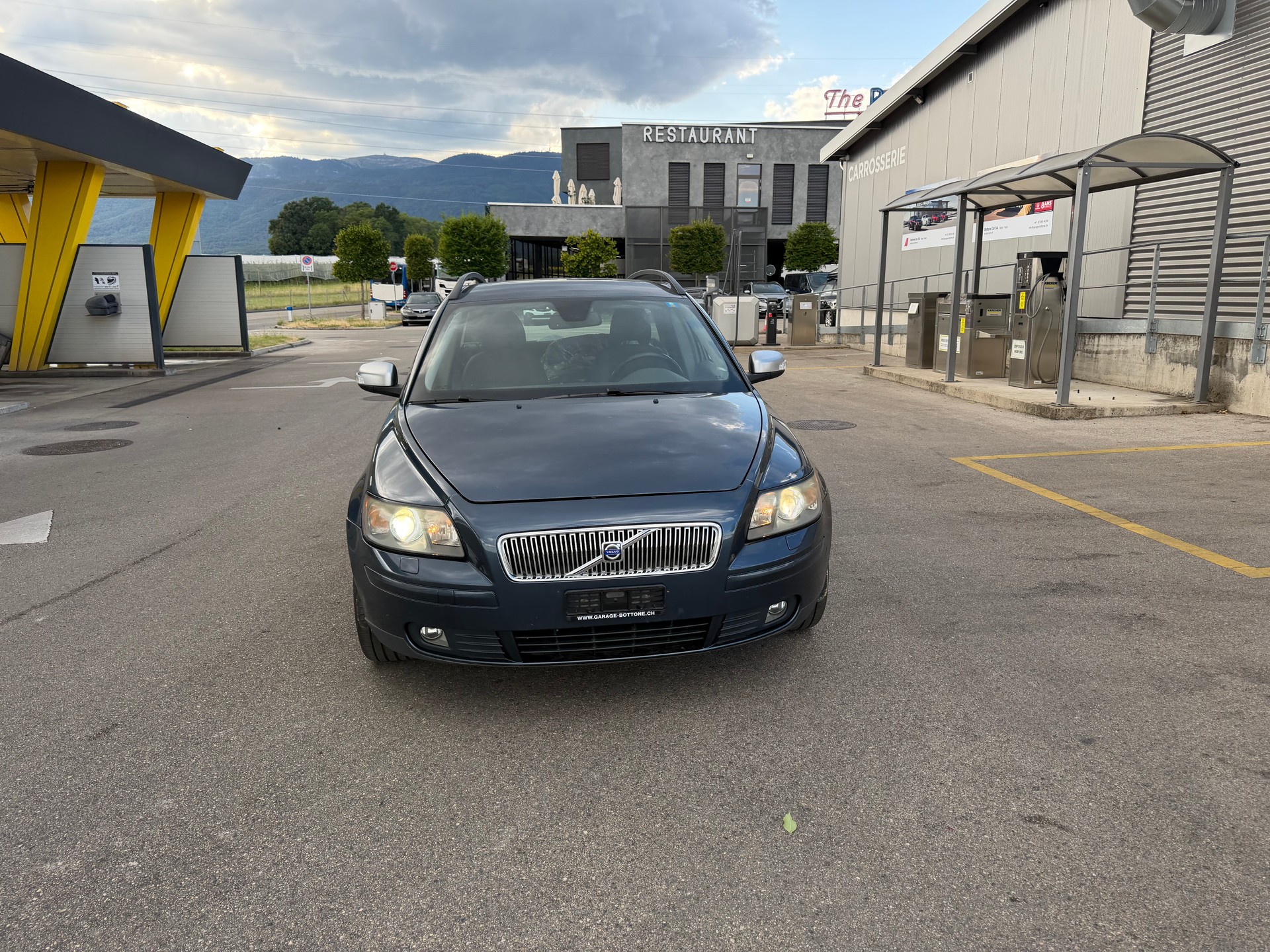 VOLVO V50 2.0D Summum-image-1
