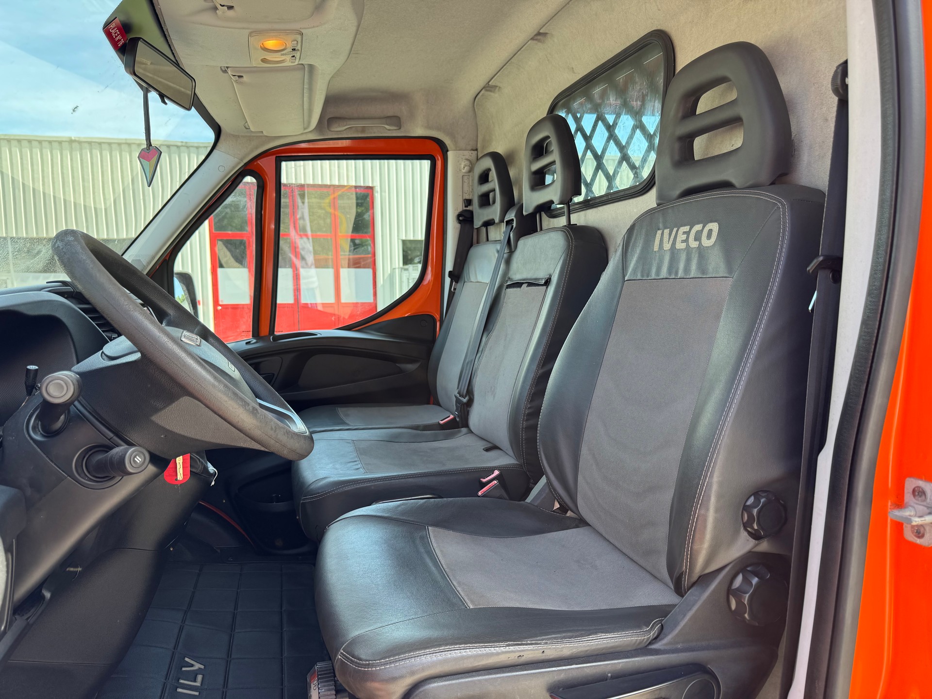 IVECO 35 C 15 V-image-9