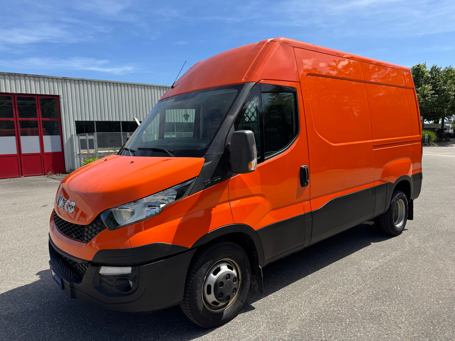 IVECO 35 C 15 V-image-1