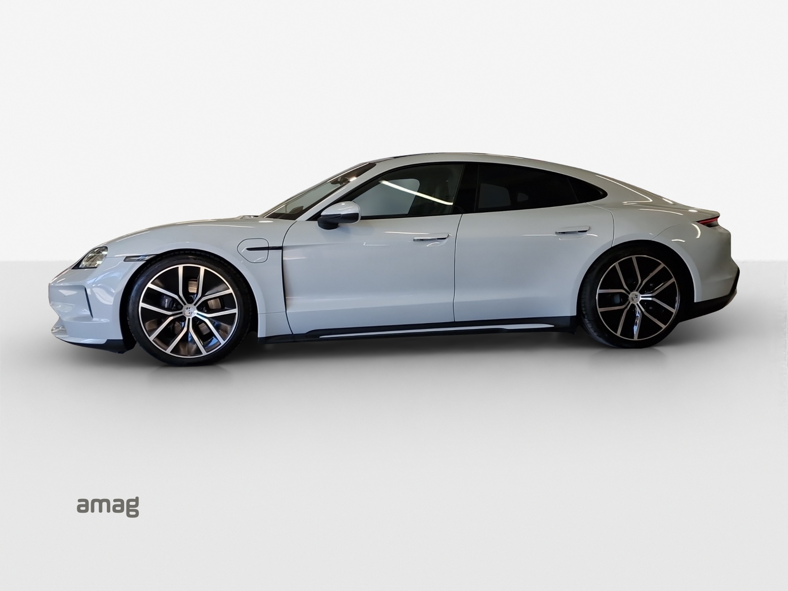 PORSCHE Taycan 104kWh-image-9