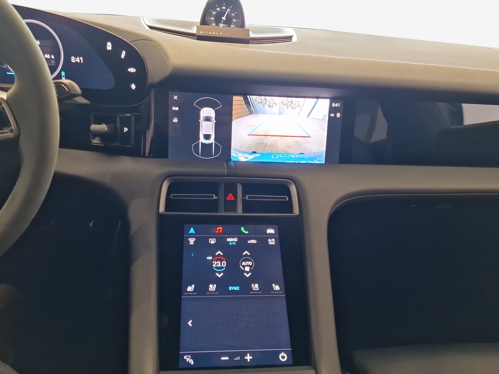 PORSCHE Taycan 104kWh-image-16