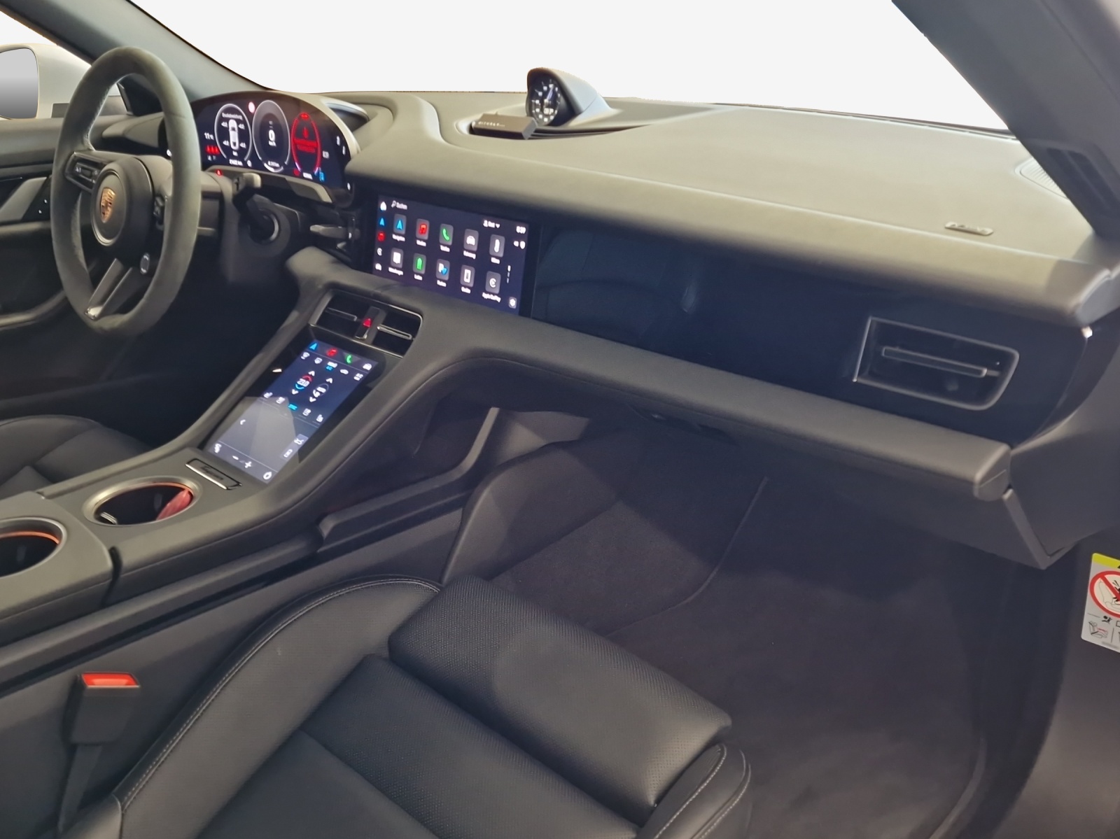 PORSCHE Taycan 104kWh-image-21