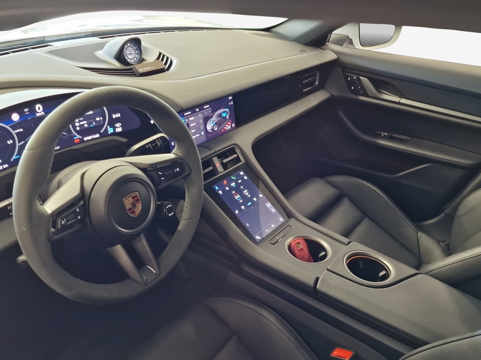 PORSCHE Taycan 104kWh-image-7