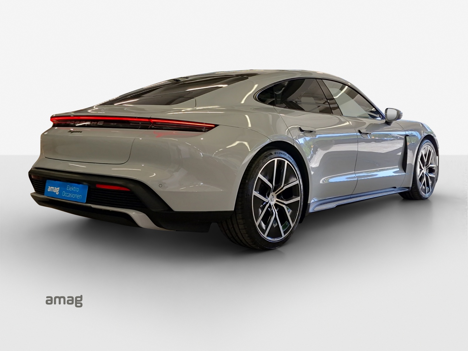 PORSCHE Taycan 104kWh-image-12