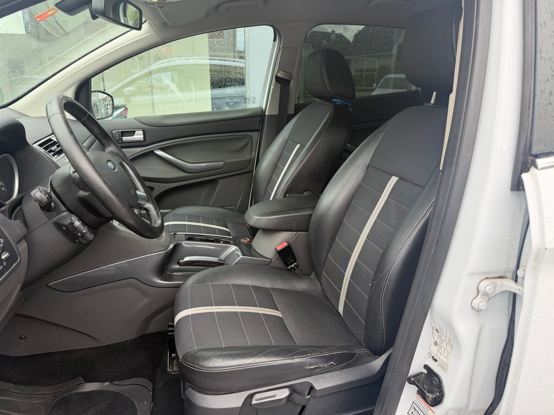 FORD Kuga 2.0 TDCi Titanium 4WD PowerShift-image-10