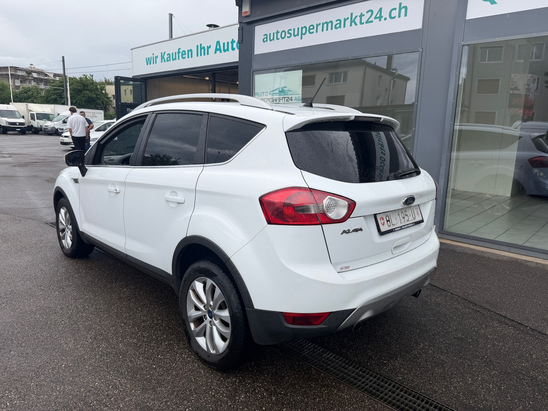 FORD Kuga 2.0 TDCi Titanium 4WD PowerShift-image-3