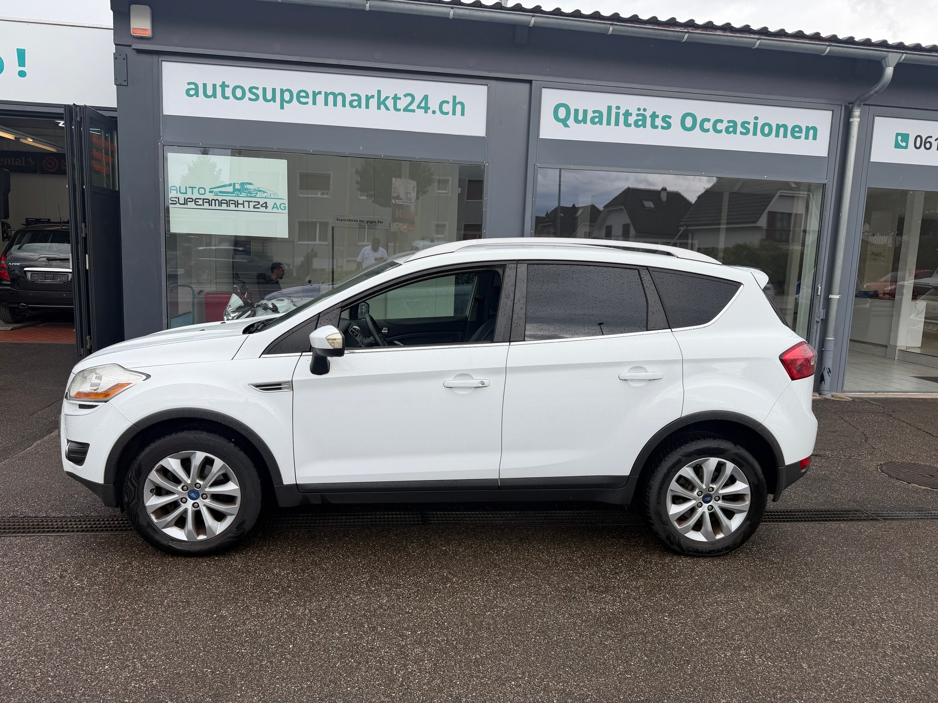 FORD Kuga 2.0 TDCi Titanium 4WD PowerShift-image-2