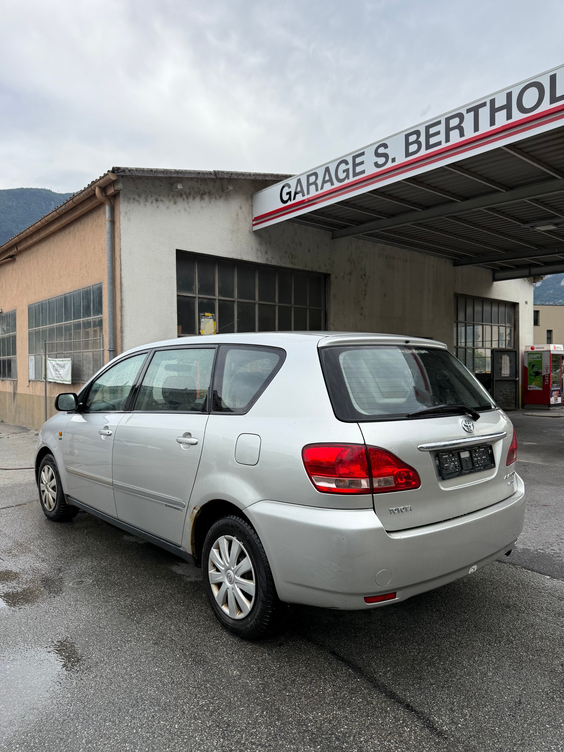 TOYOTA Avensis Verso 2.0 VVT-i Linea Terra-image-4