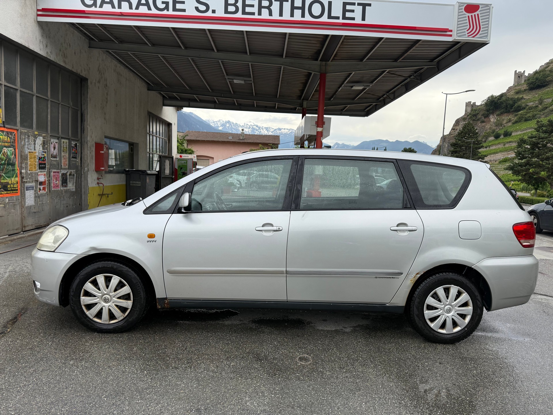 TOYOTA Avensis Verso 2.0 VVT-i Linea Terra-image-6