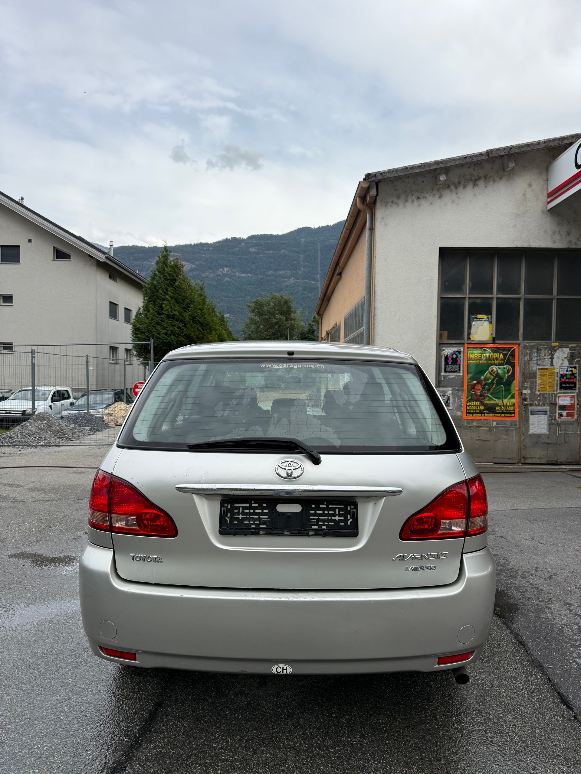 TOYOTA Avensis Verso 2.0 VVT-i Linea Terra-image-5