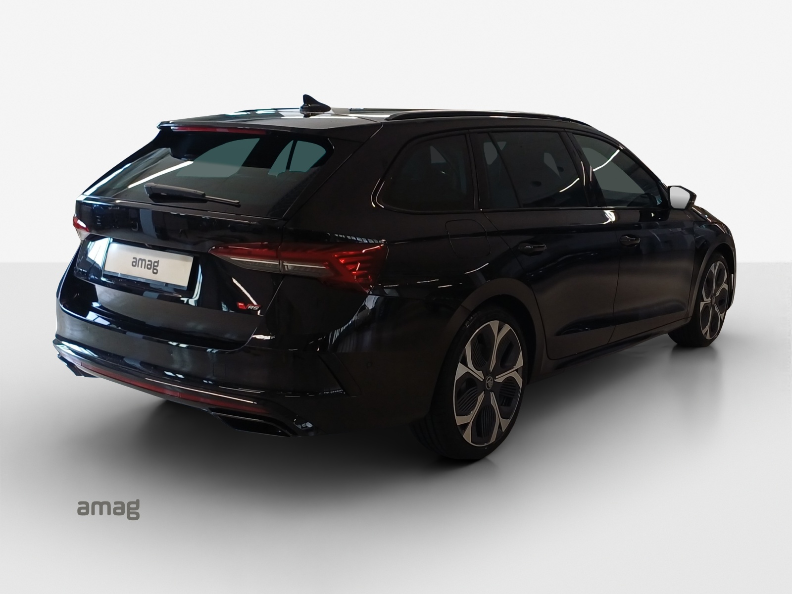 SKODA Octavia Combi 2.0 TSI DSG RS 30 Years Edition-image-4