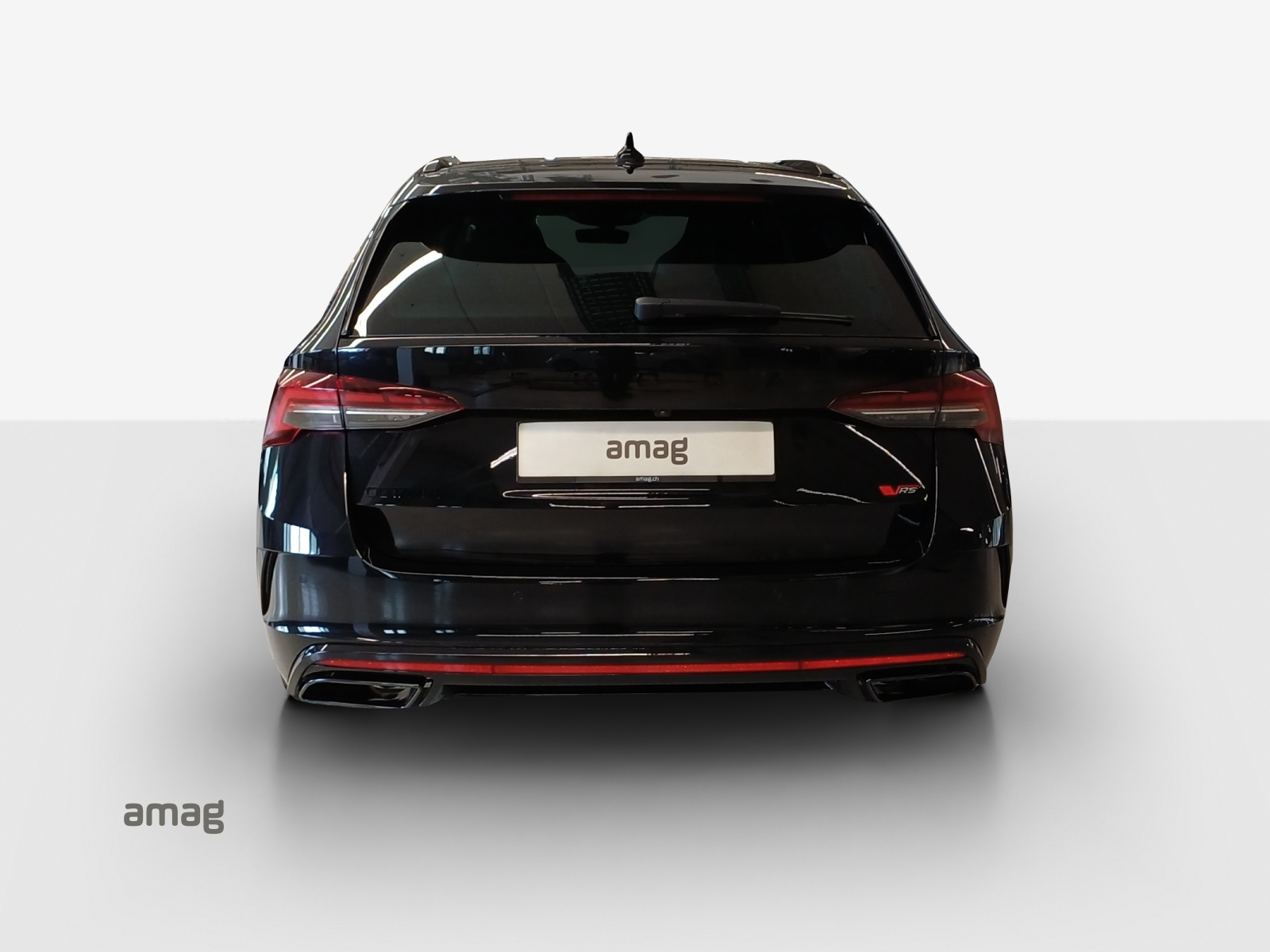 SKODA Octavia Combi 2.0 TSI DSG RS 30 Years Edition-image-3