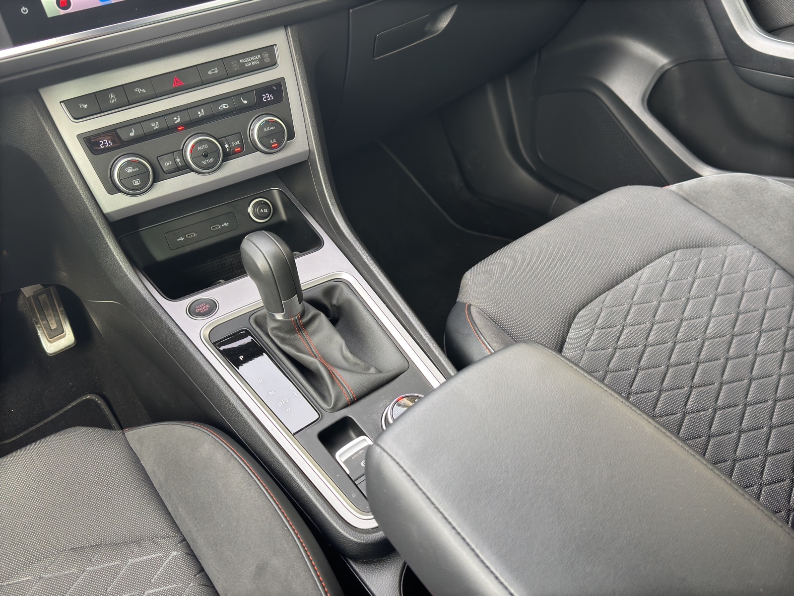 SEAT Ateca 1.5 TSI FR DSG-image-10