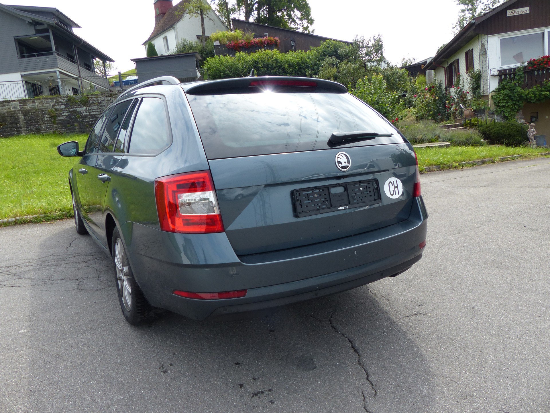 SKODA Octavia Combi 2.0 TDI Style DSG-image-8