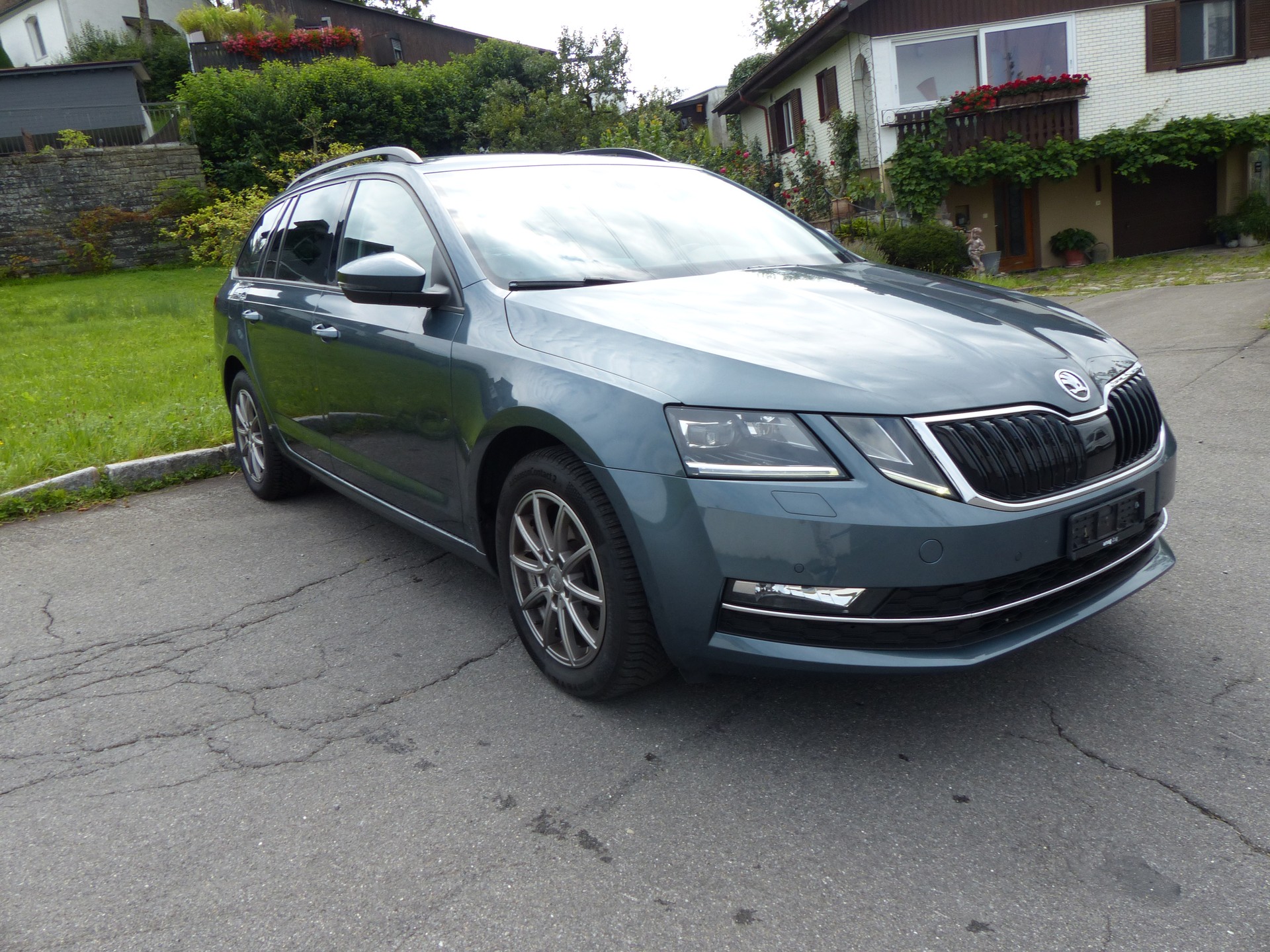 SKODA Octavia Combi 2.0 TDI Style DSG-image-0