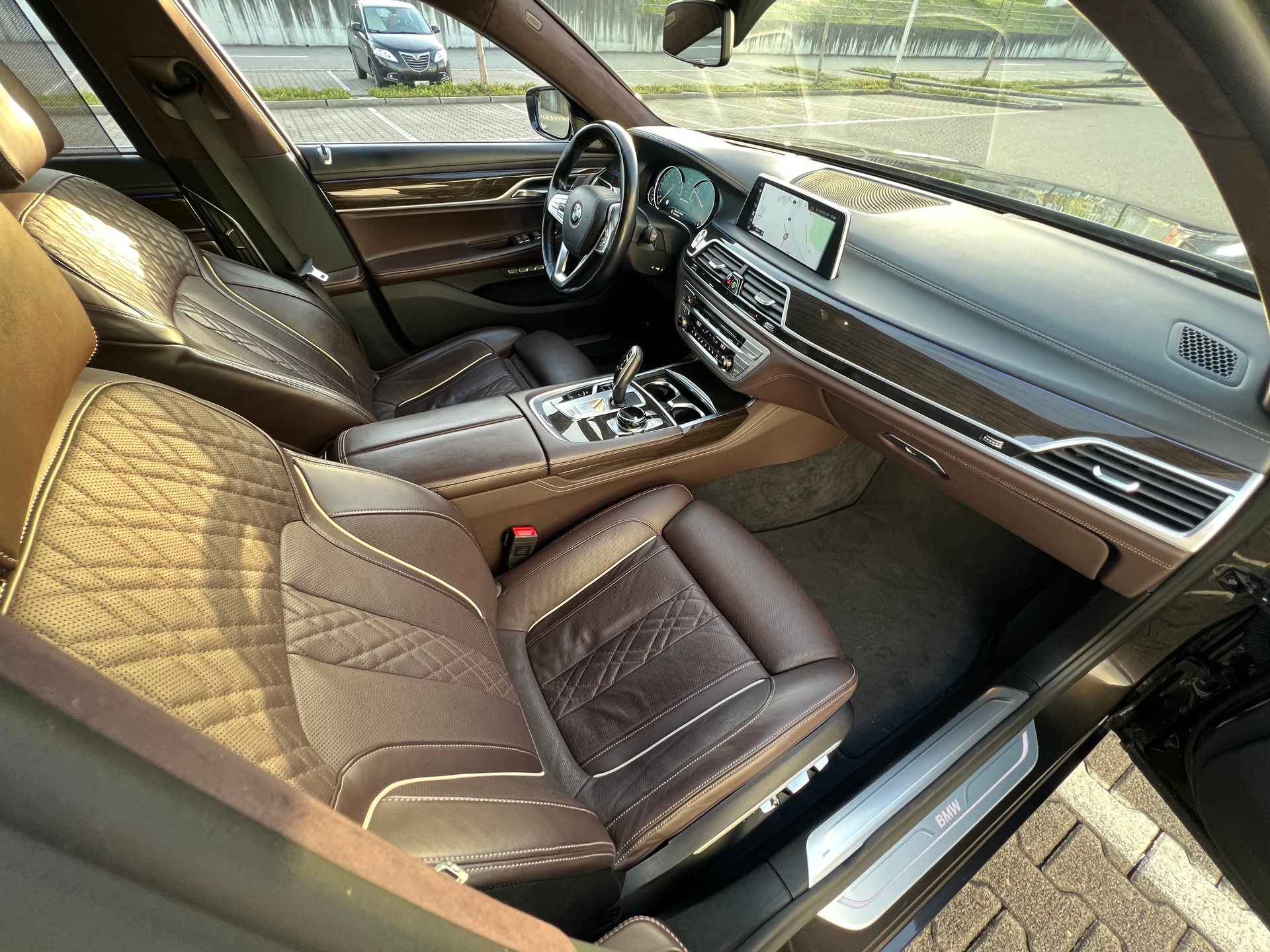 BMW 750d xDrive Steptronic-image-7