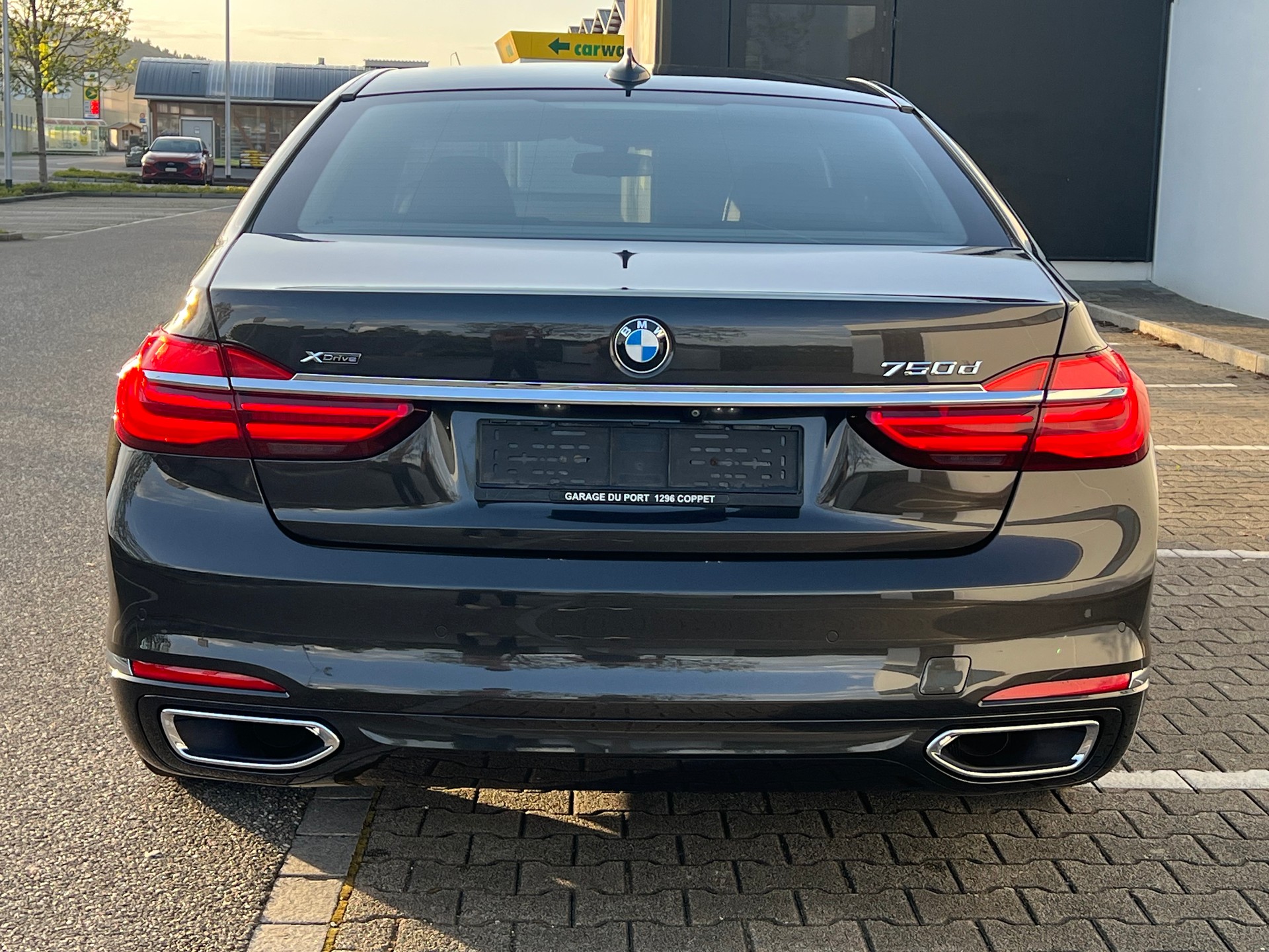 BMW 750d xDrive Steptronic-image-3