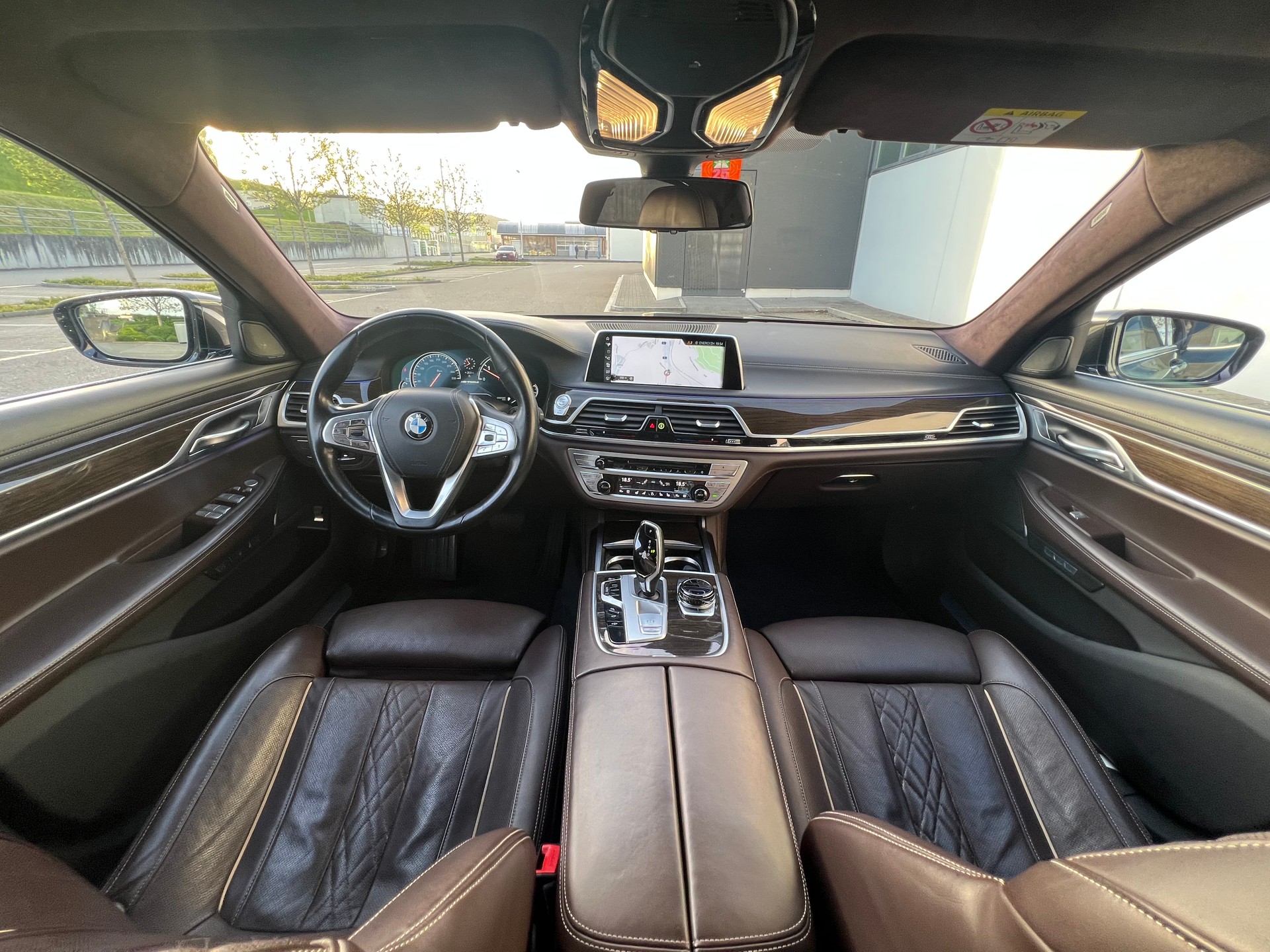 BMW 750d xDrive Steptronic-image-5