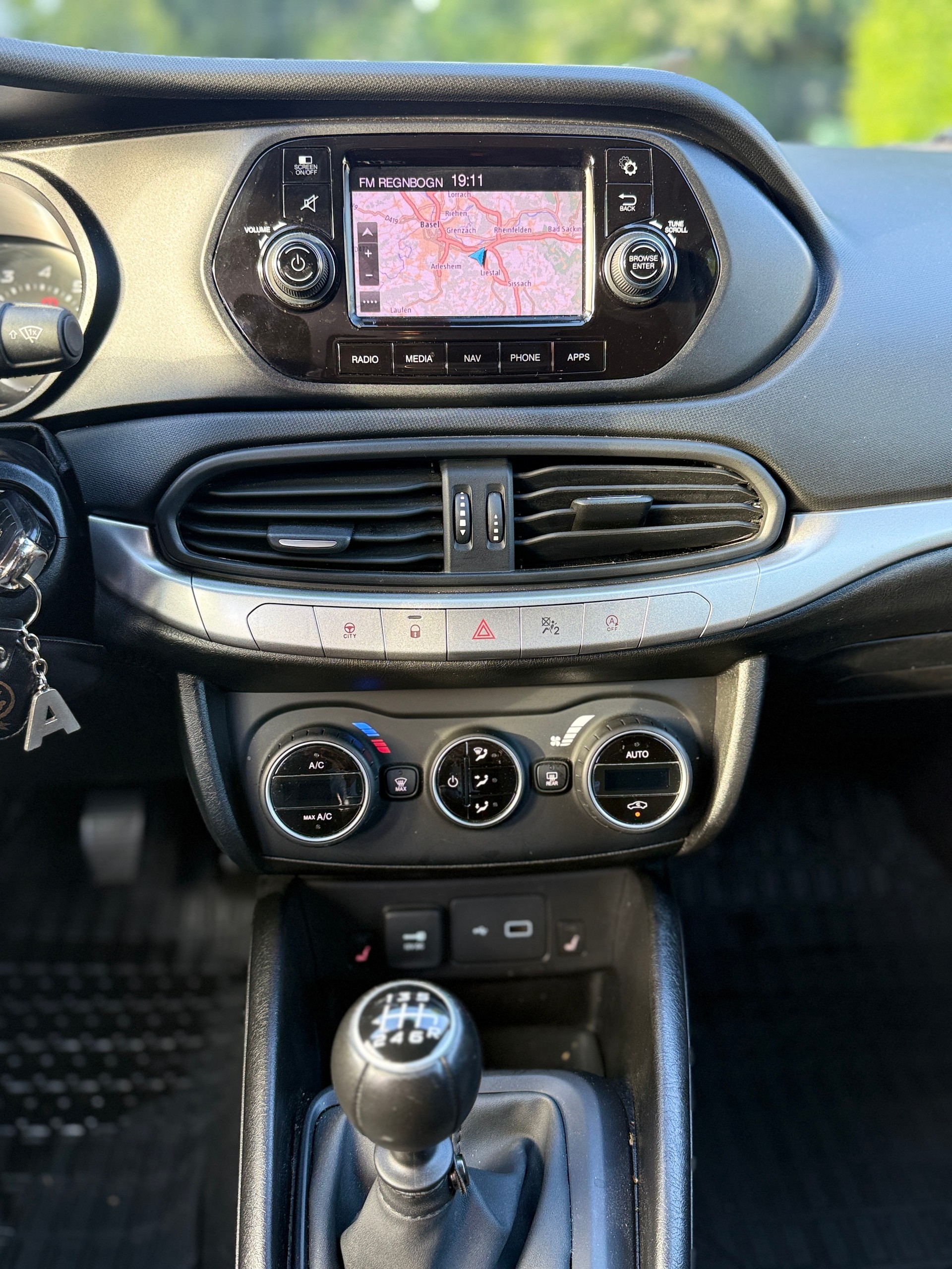 FIAT Tipo 1.4T Station Wagon Street-image-7